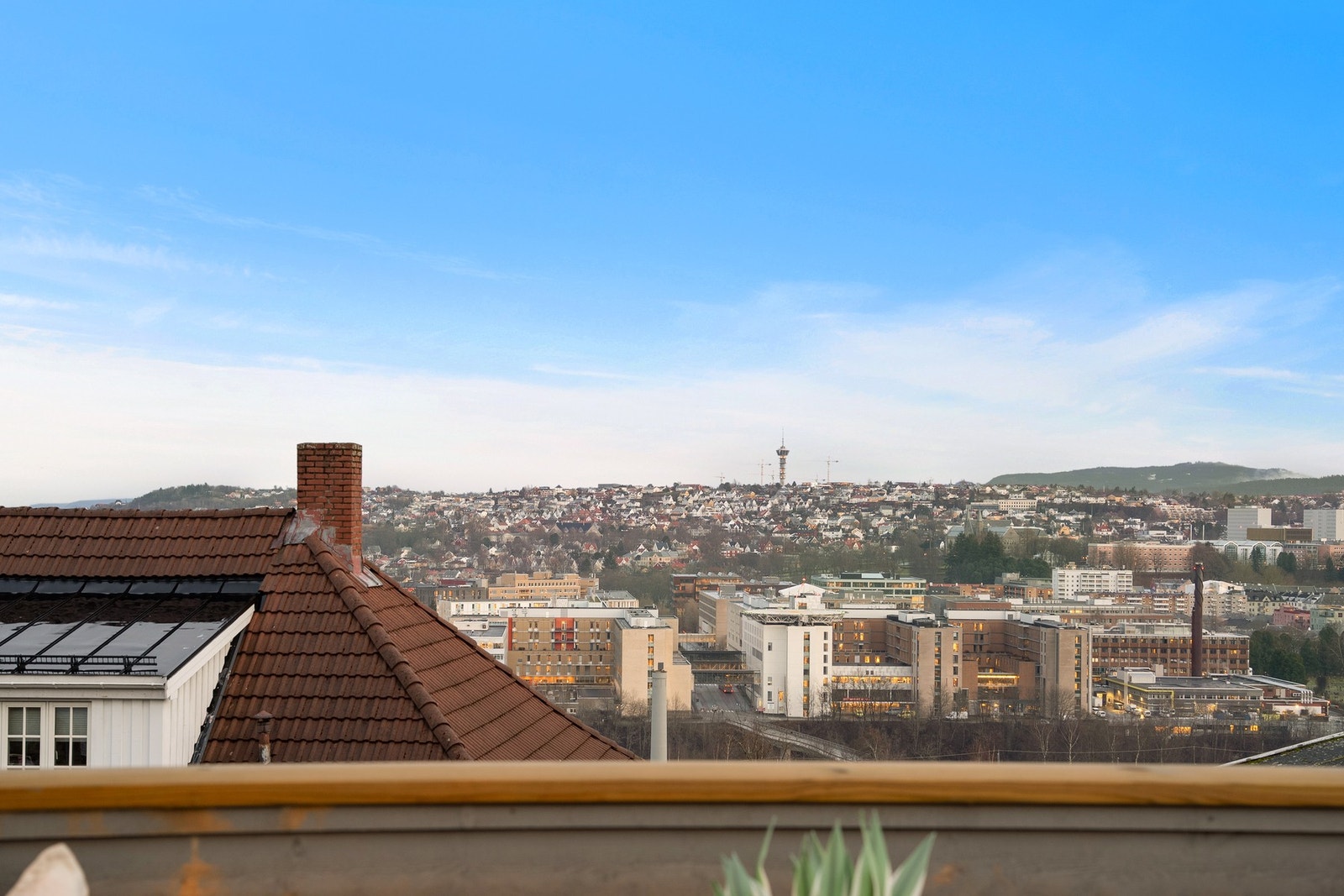 I Åsveien bor du svært sentralt med god kollektivforbindelse samt gang- og sykkelvei til både sentrum, St. Olavs og Bymarka. Galleribilde