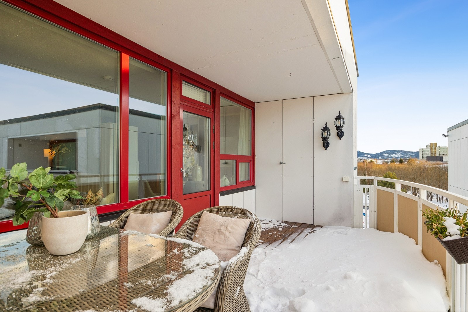 I tilknytning til balkongen, finner vi én av totalt fire boder. Totalt bodareal er på hele 16 kvm. Galleribilde