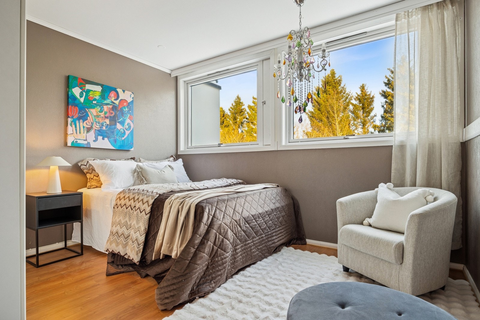 Soverom II måler 12,2 kvm. Rommet kan forøvrig avdeles til to rom dersom man ønsker dette. Galleribilde