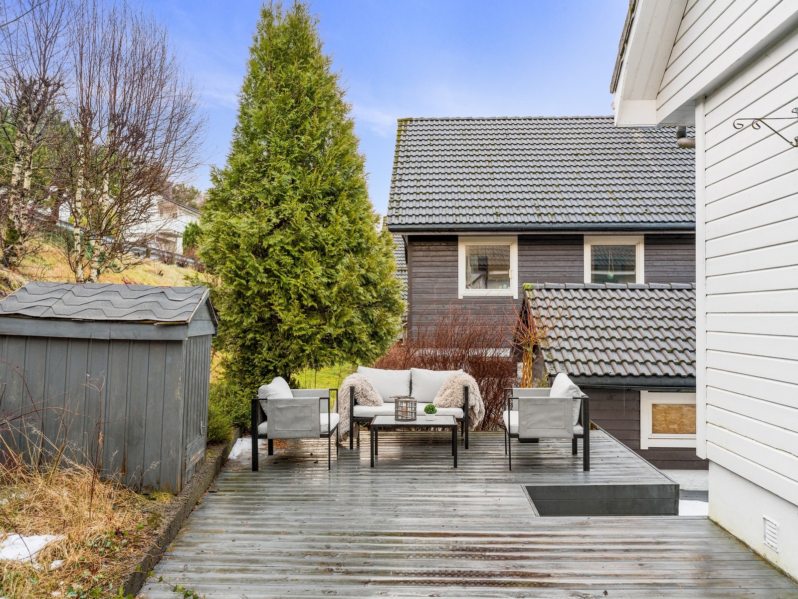 Uteområde gir god plass til utemøbler og hyggelige stunder. Galleribilde