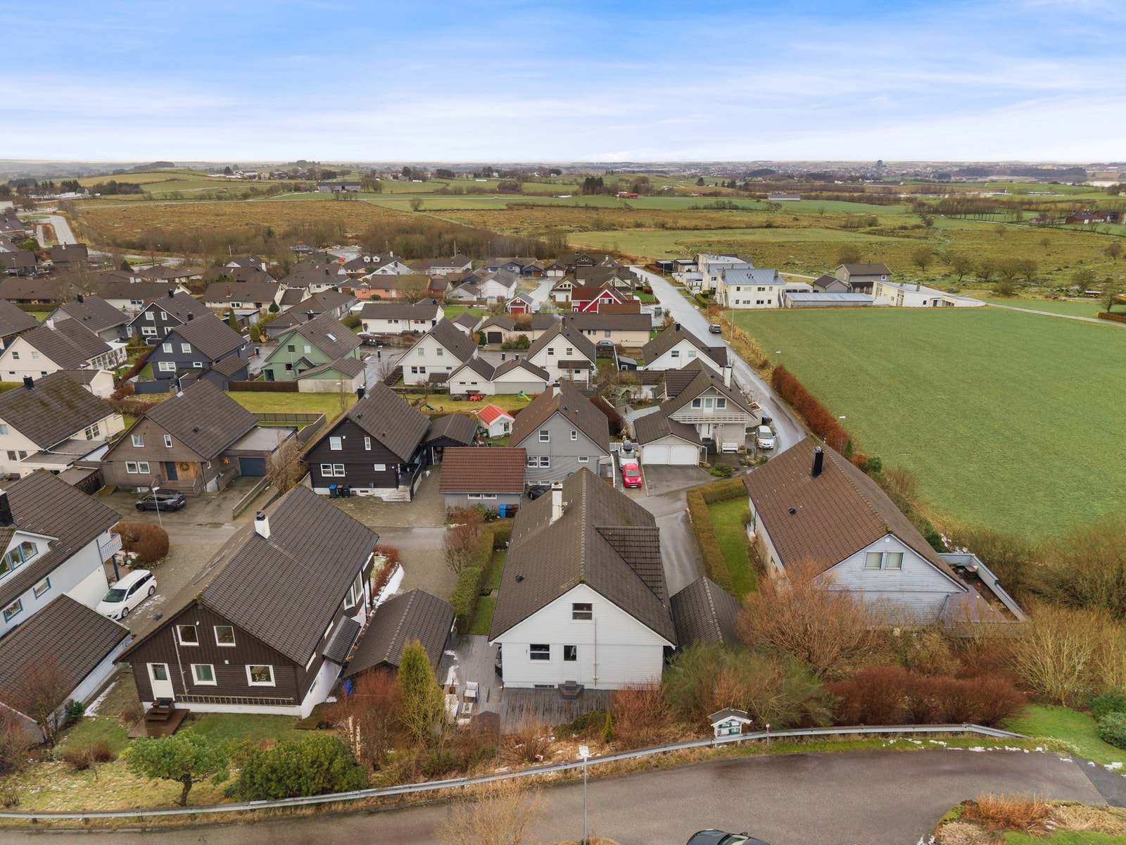 Ønsker du ytterligere servicetilbud, ligger Bryne sentrum ca. 10 minutter unna med bil. Galleribilde