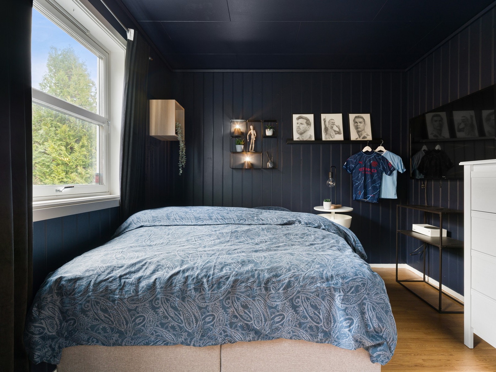 Soverom 2 er også av god størrelse med plass til dobbeltseng. Galleribilde