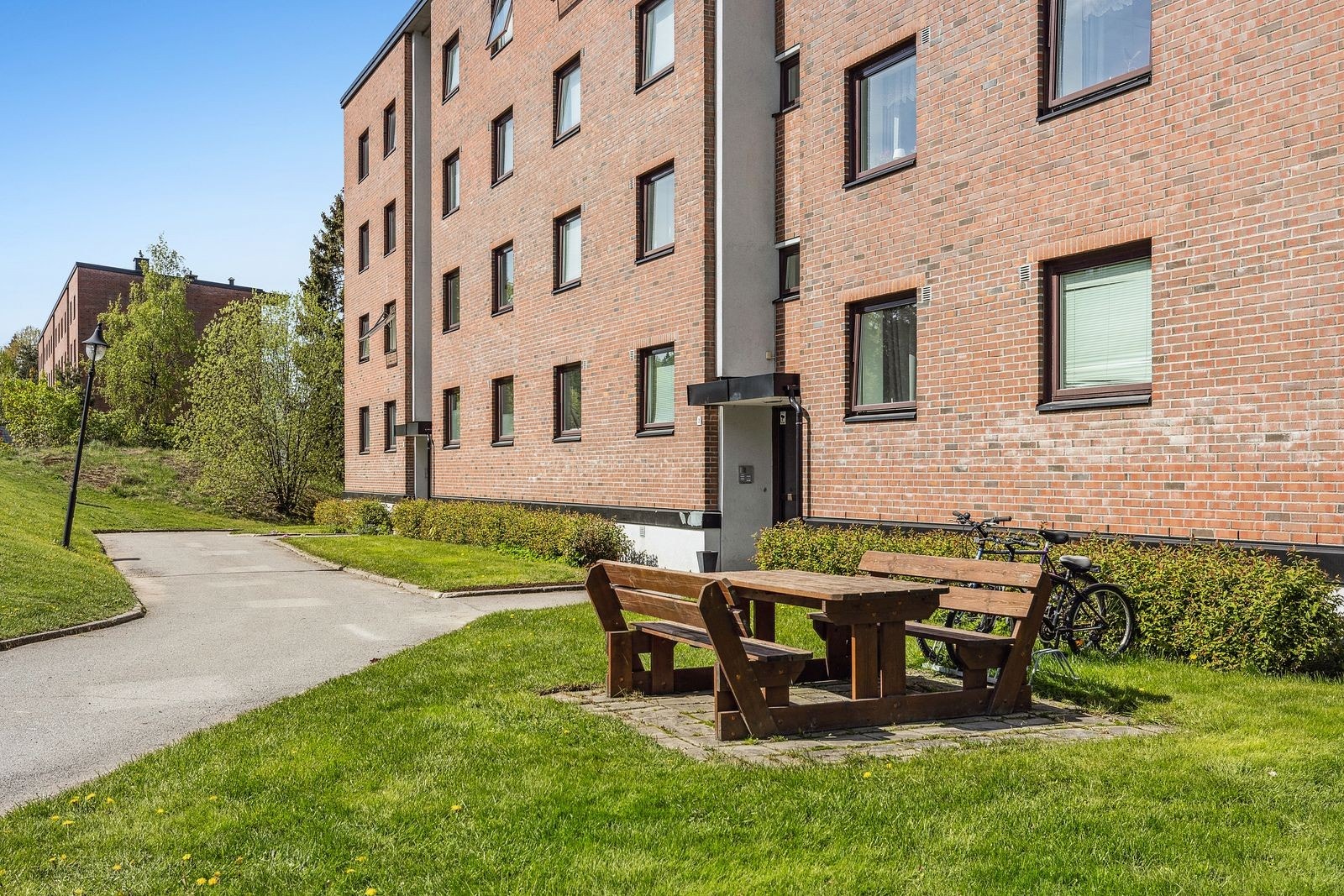 Smallvollskogen borettslag er beliggende i vakre omgivelser sentralt på Tveita. Galleribilde