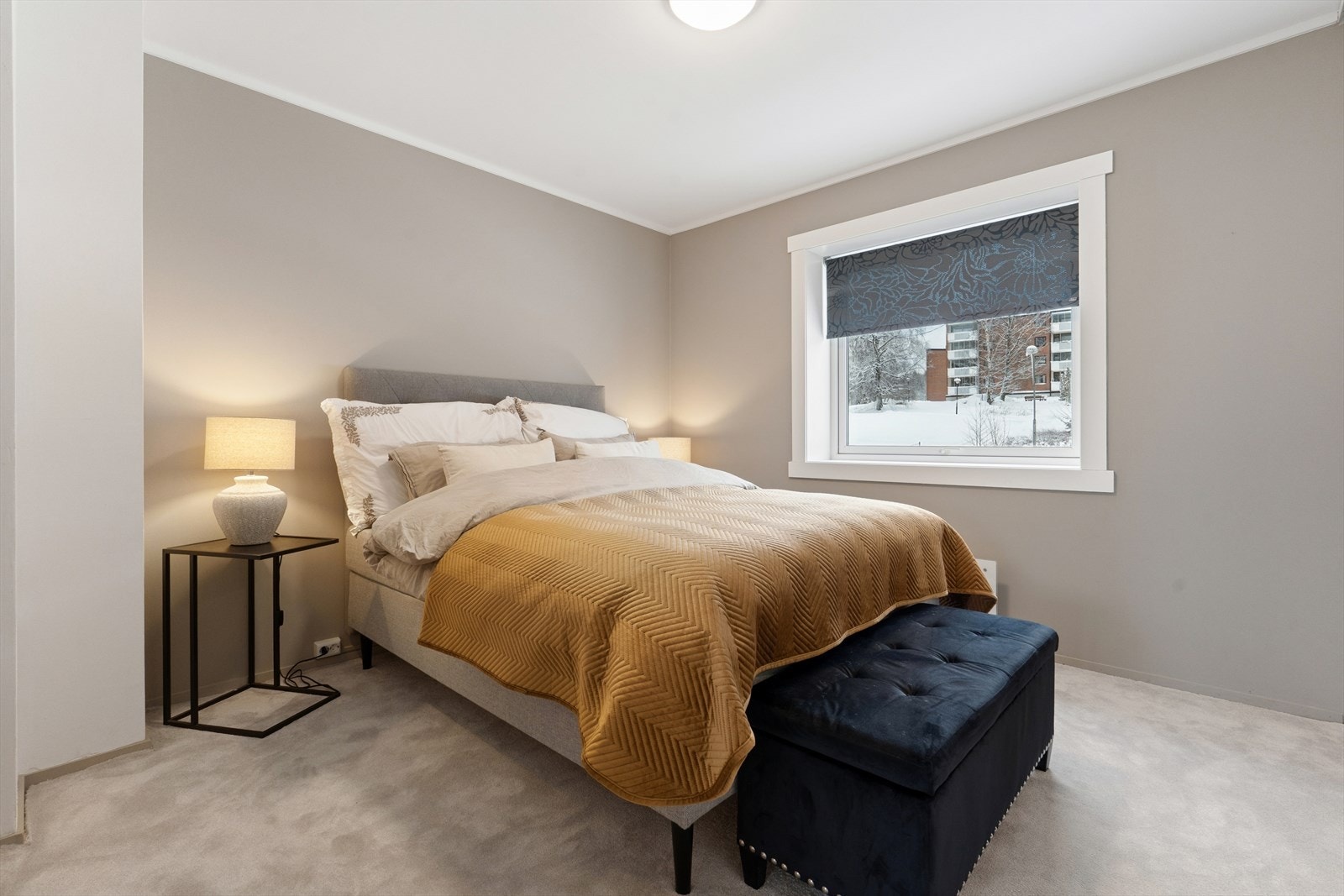 Videre byr leiligheten på to gode soverom. Galleribilde