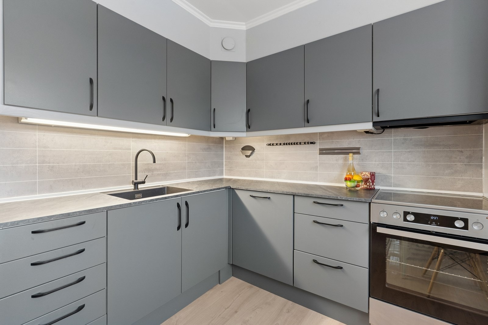 Hvitevarer medfølger i handelen. Galleribilde