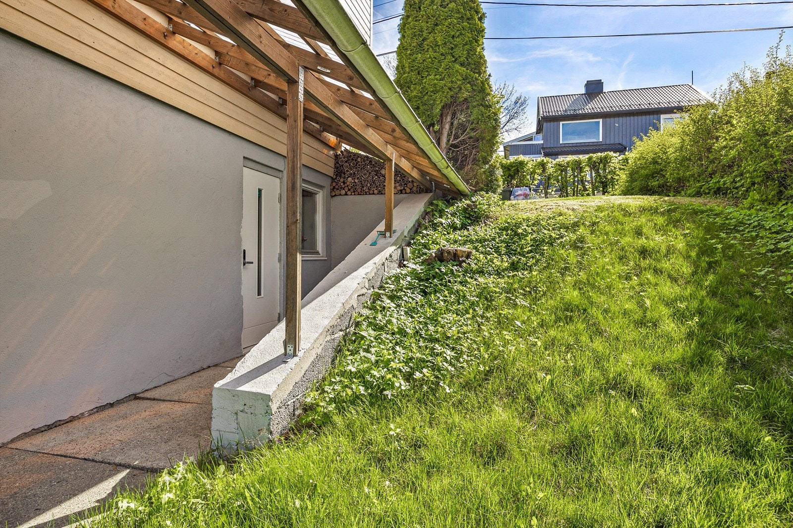 Pent opparbeidet inngangsparti. Galleribilde