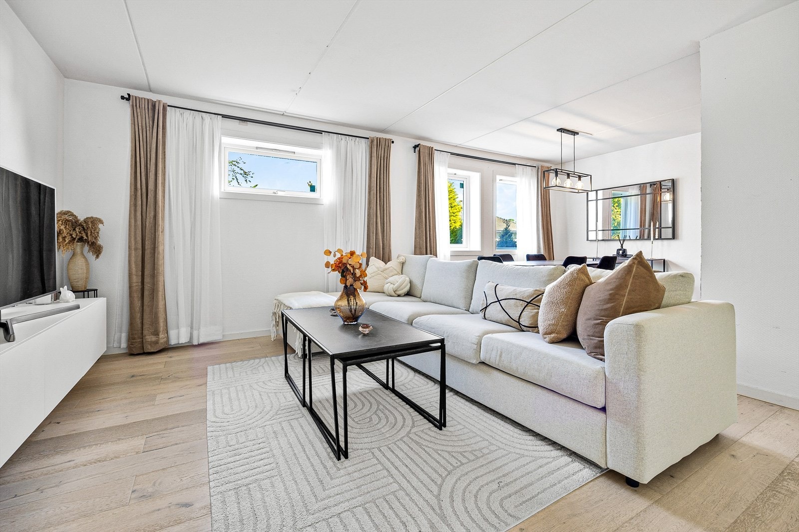 Svært gjennomført bolig med moderne standard. Galleribilde