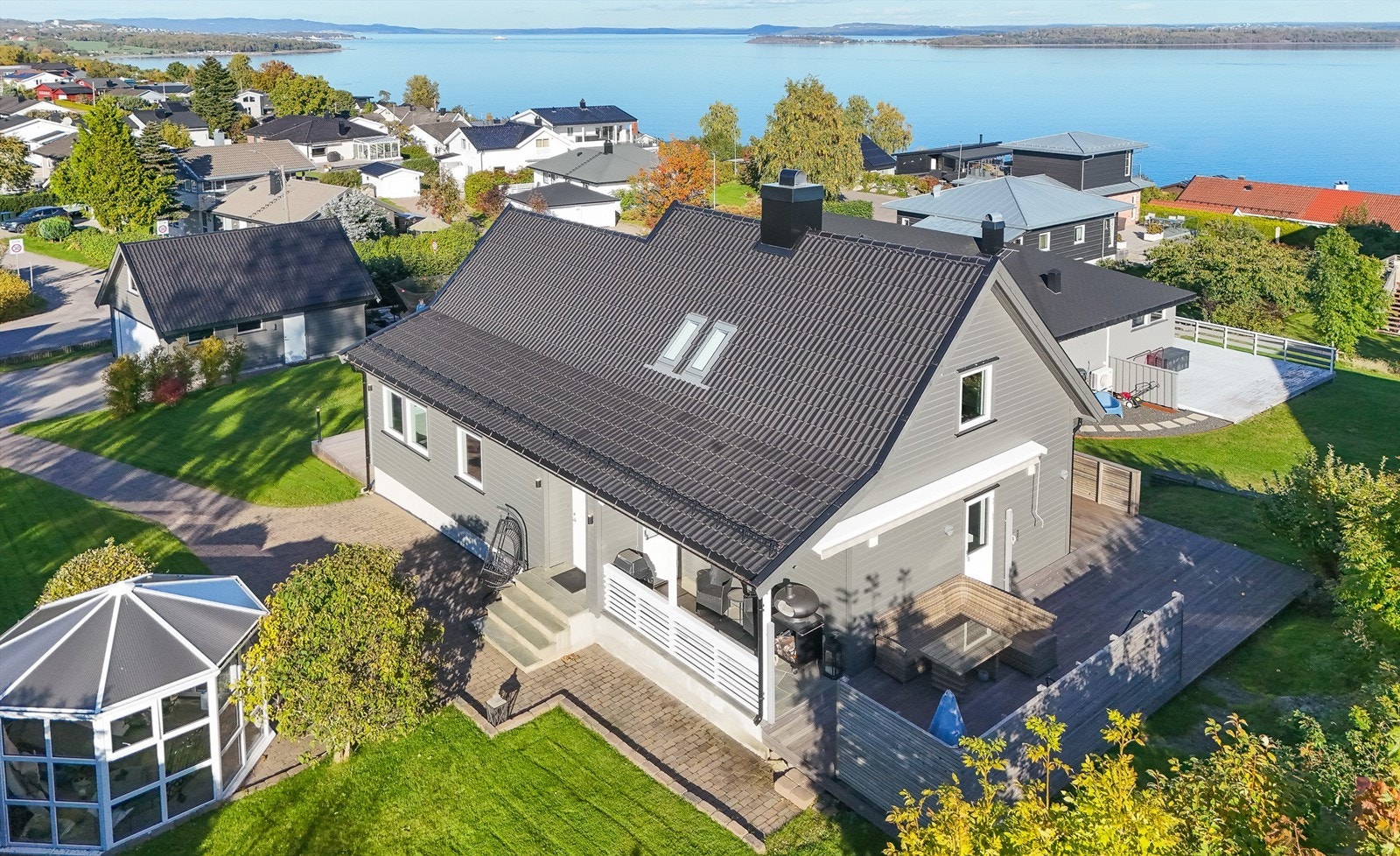 Velkommen til Sinoberveien 1. Nydelige uteområder og fordelaktig beliggenhet! Galleribilde