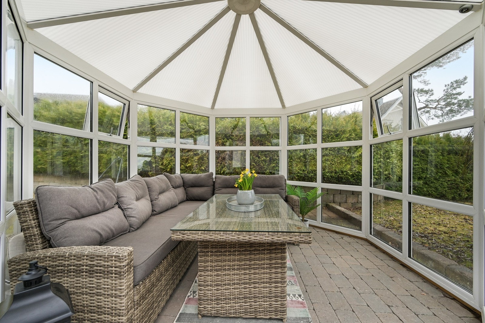 Lysthus - en fin sitteplass i sommerhalvåret Galleribilde