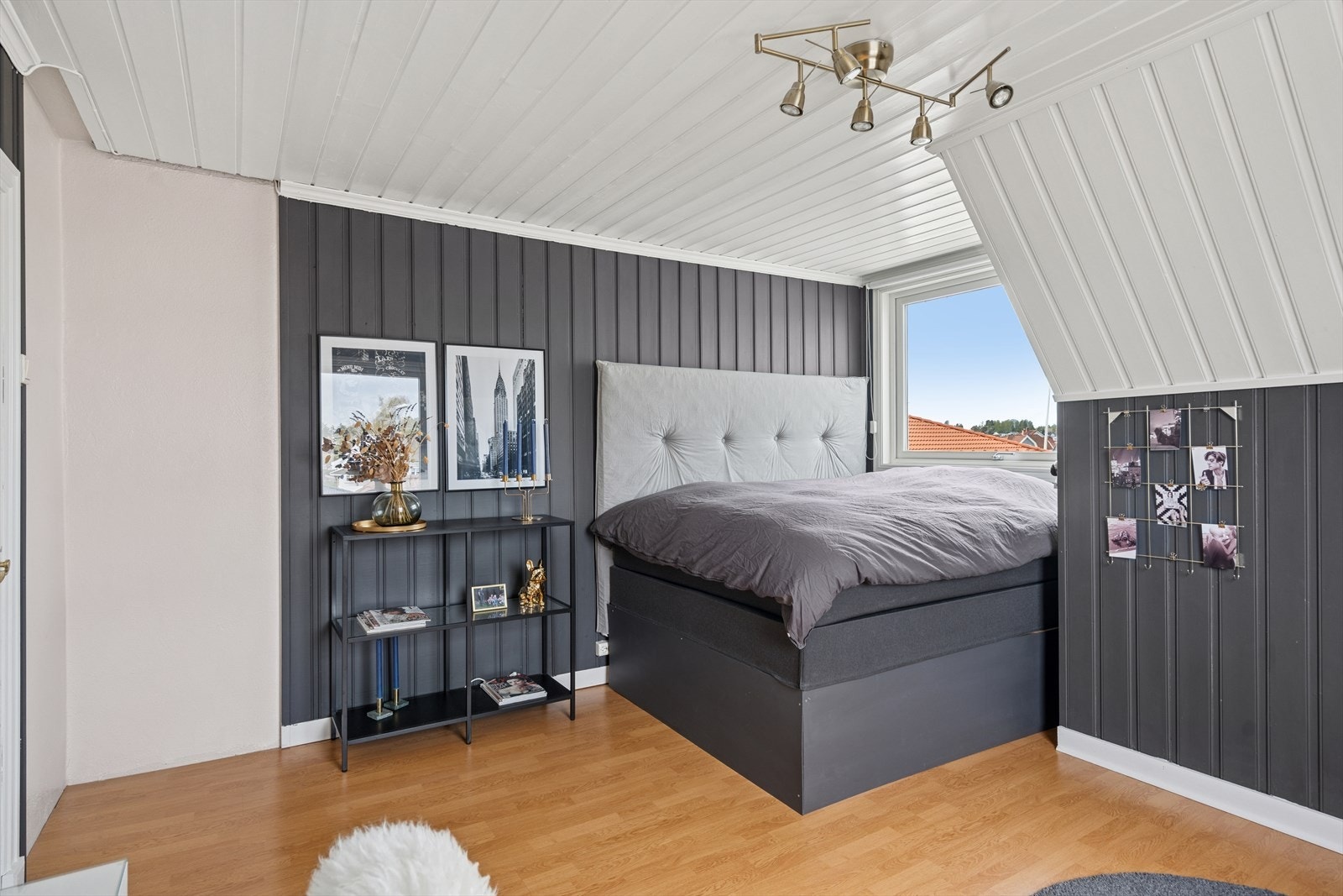 Soverom 2 er også romslig og godt. Galleribilde