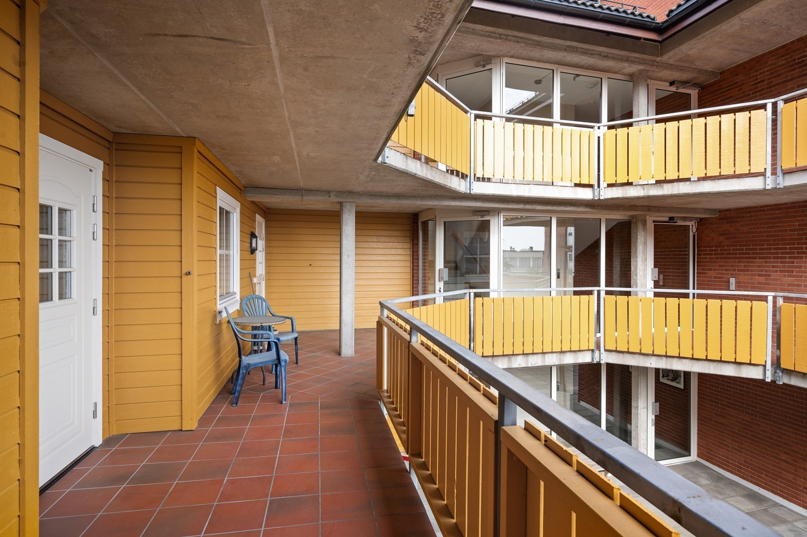 Leiligheten har en fin beliggenhet i byggets 2.etasje. Galleribilde