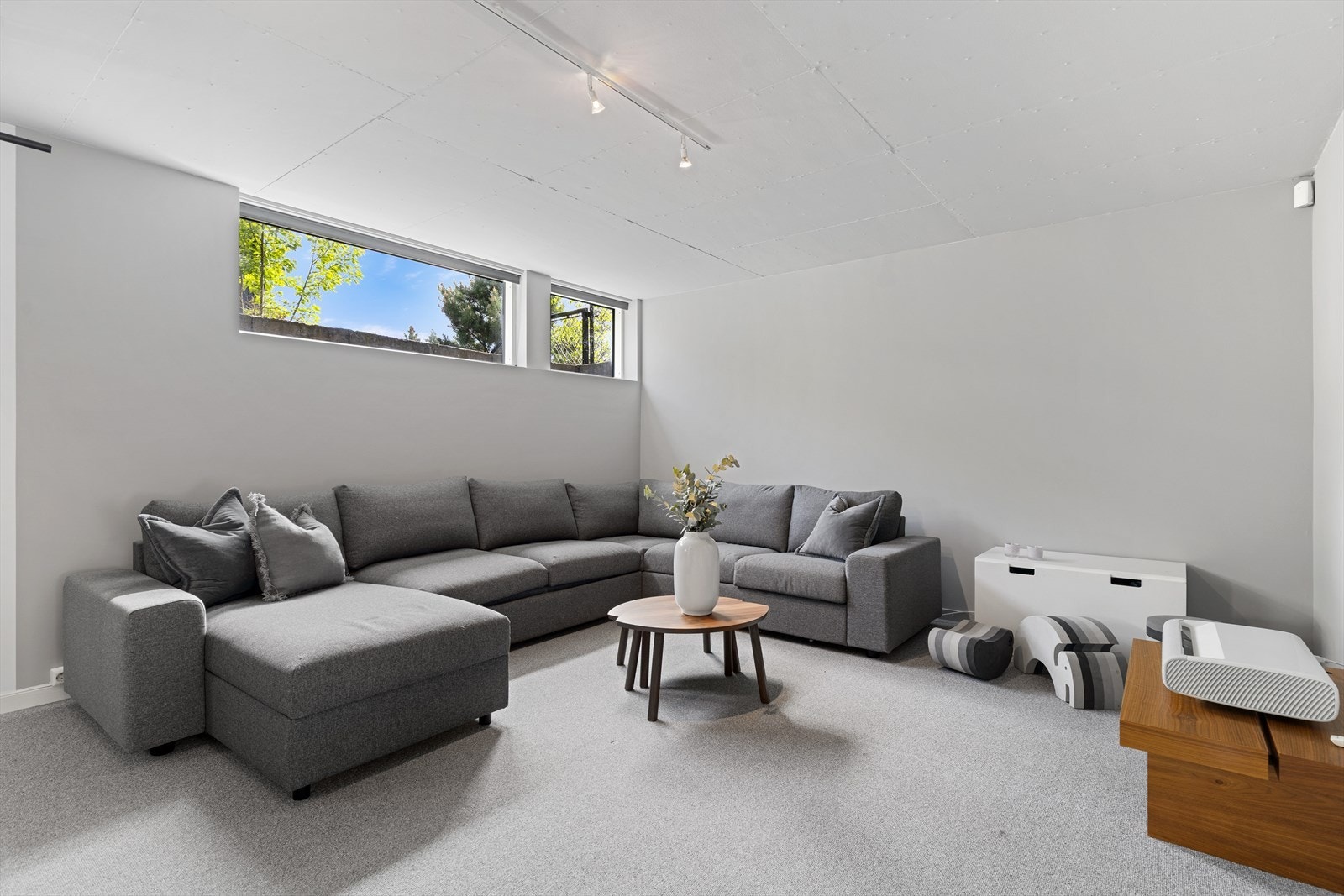 Underetasjen har egen inngang og kan innredes som en hybel. Galleribilde