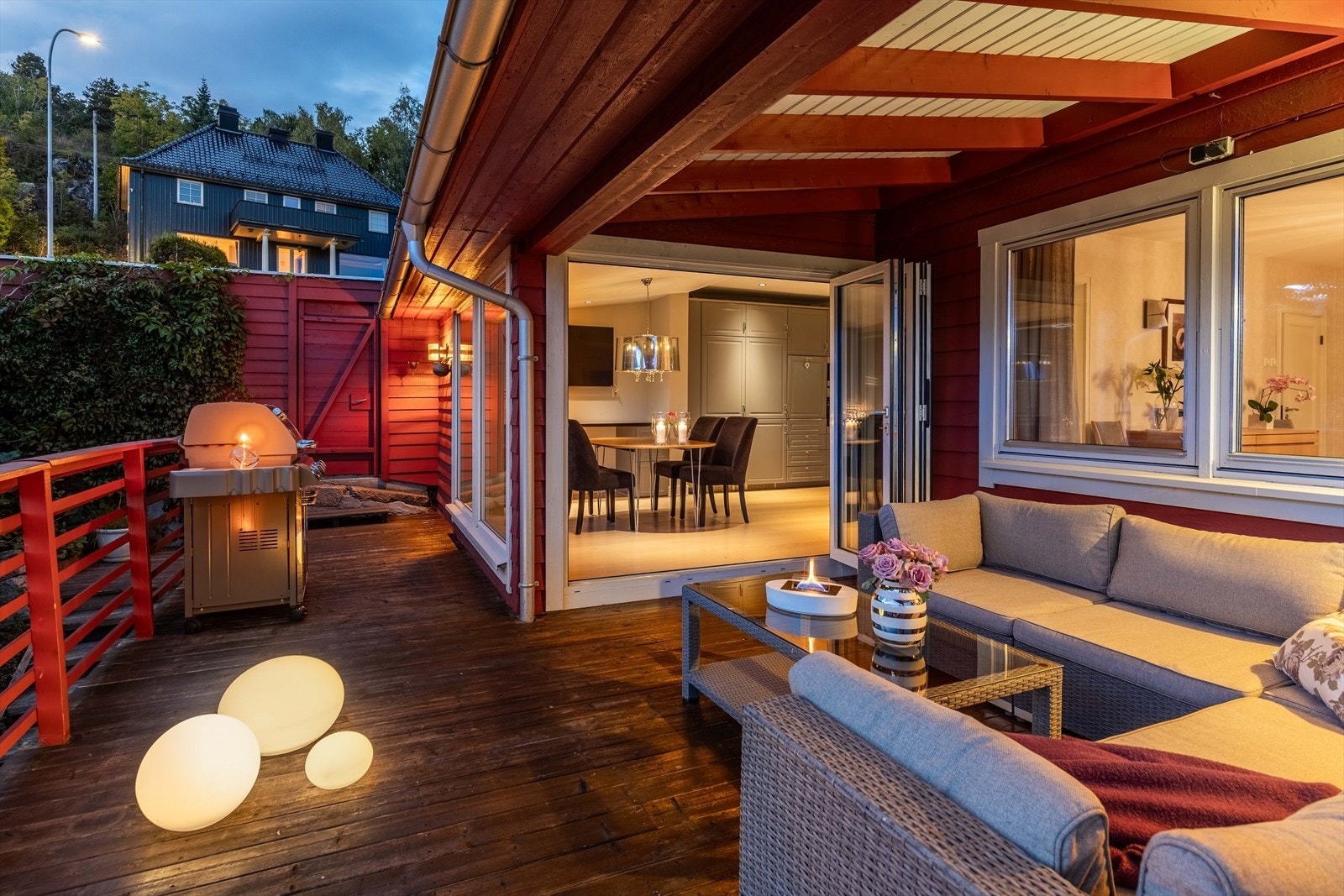 Terrassen har adkomst fra gateplan Galleribilde