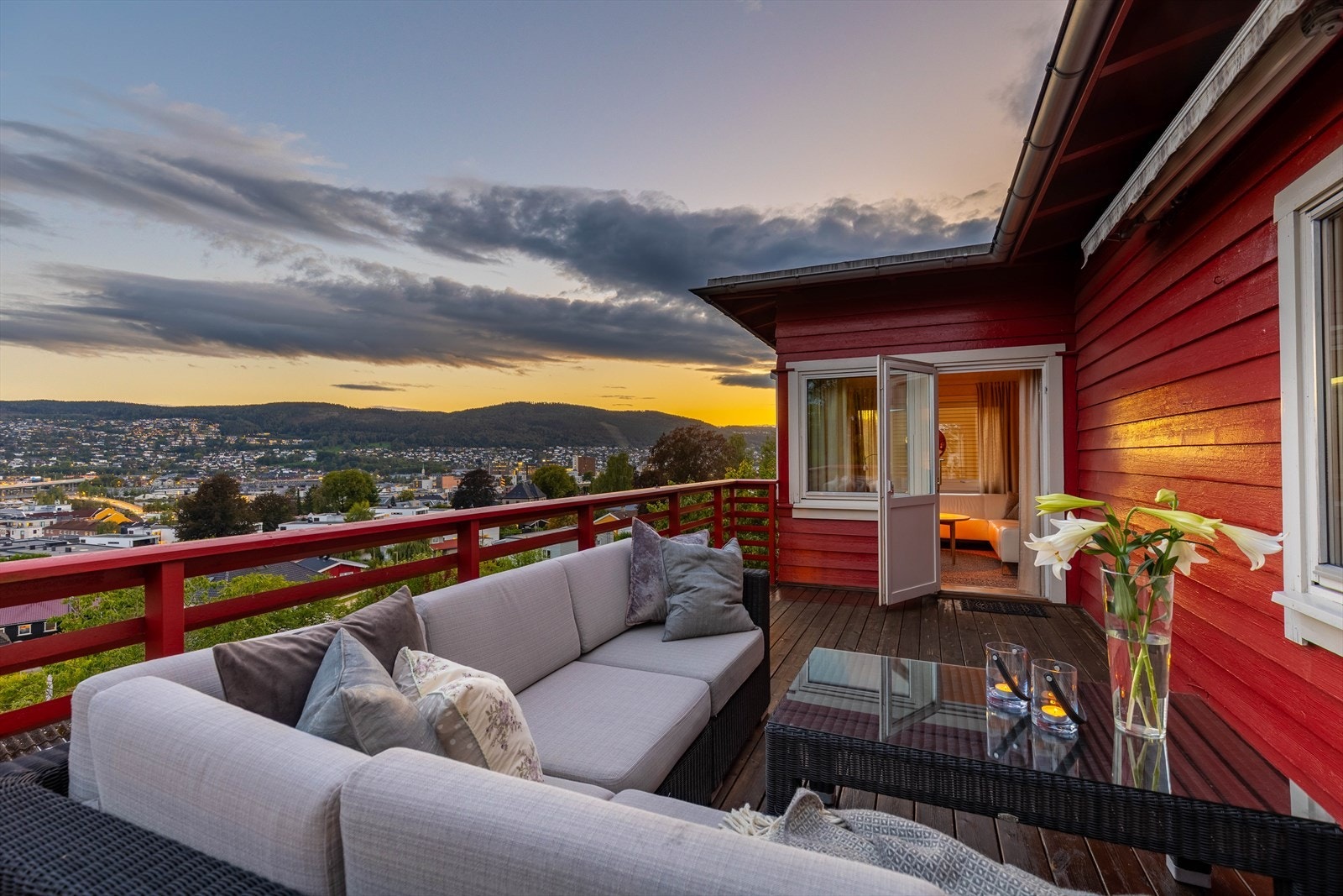 Her sitter du fint til, med gode sol- og utsiktsforhold Galleribilde