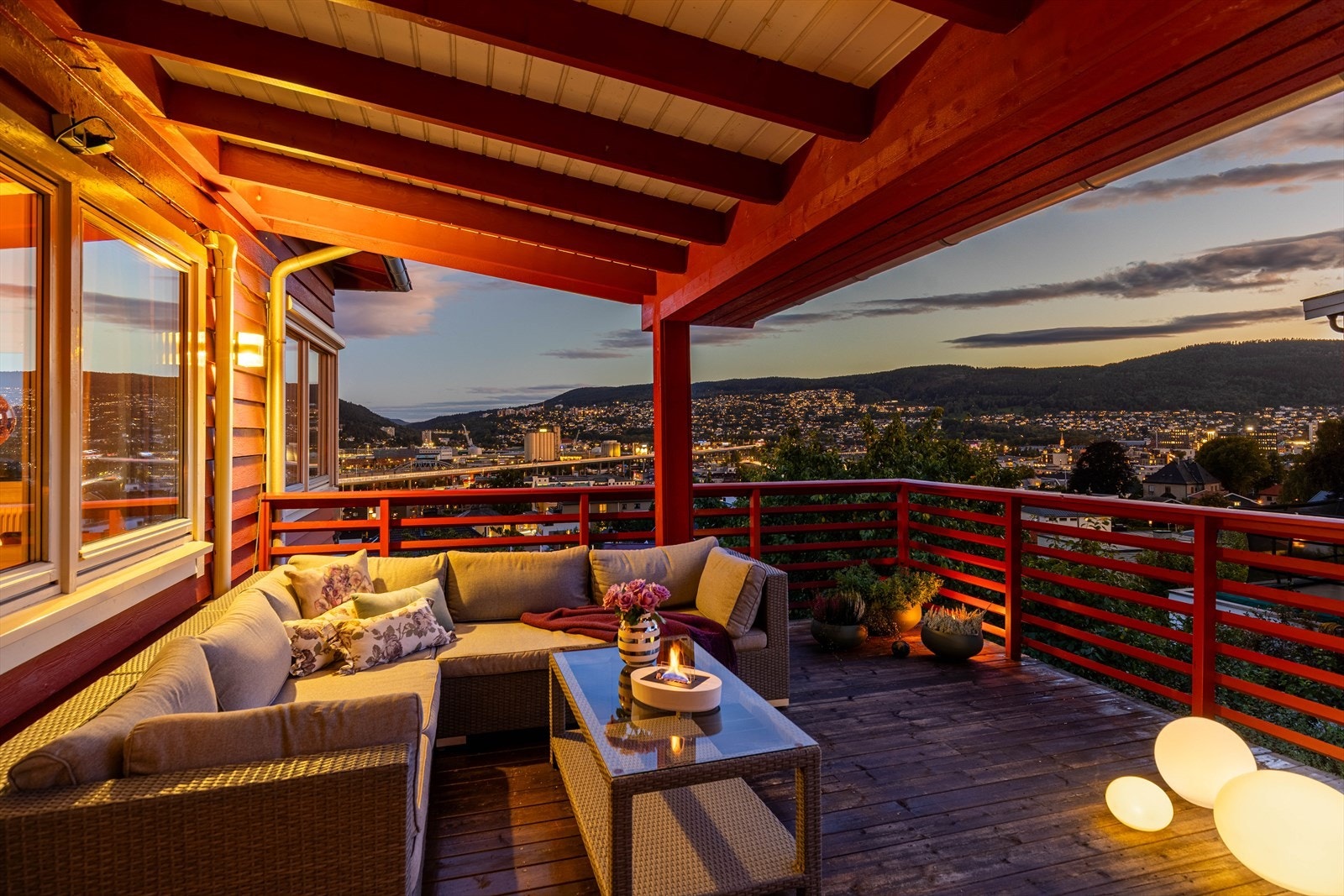 Huset har meget gode sol- og utsiktsforhold Galleribilde