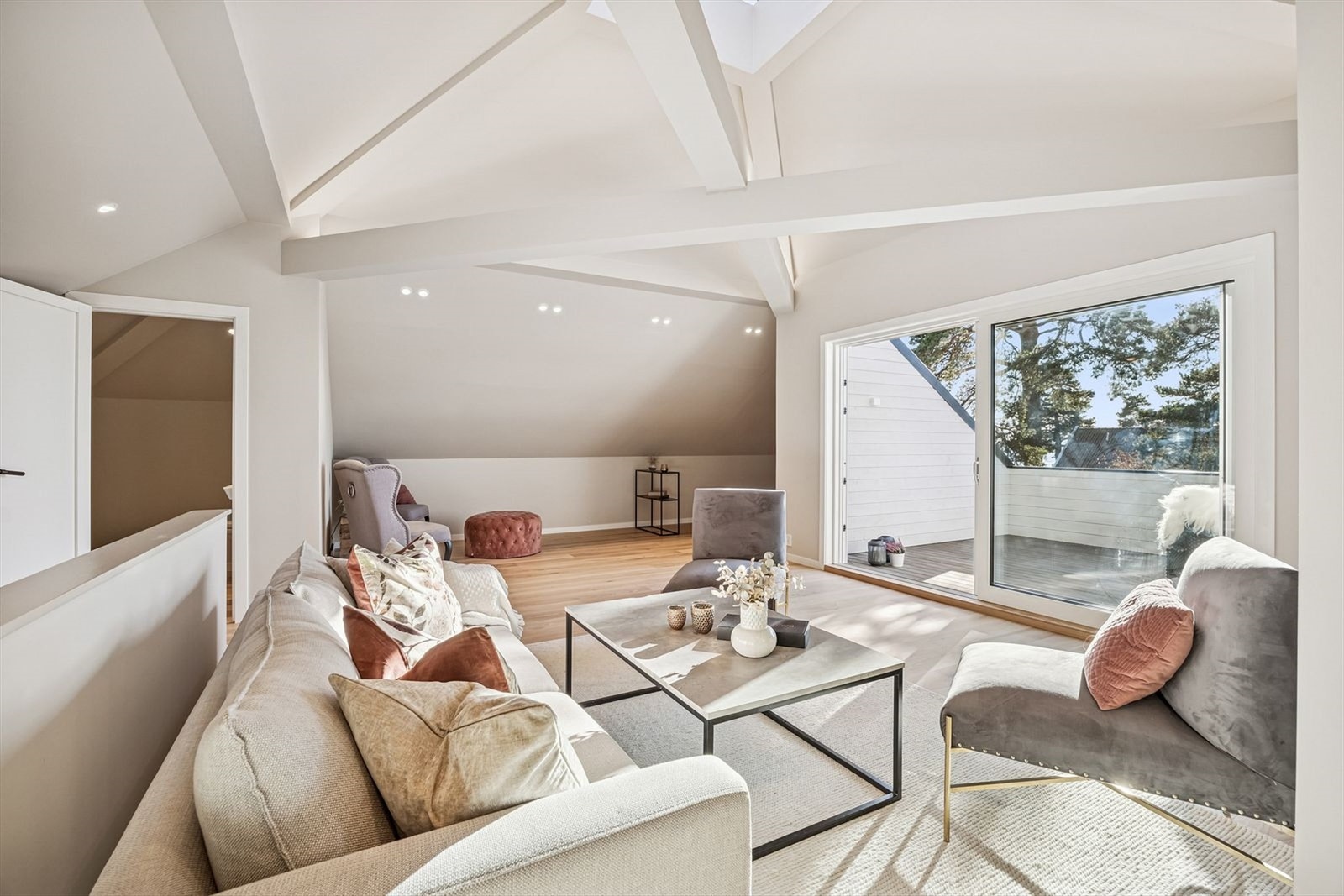 Perfekt som TV-stue, kontor eller ekstra sone for avslapning. Galleribilde