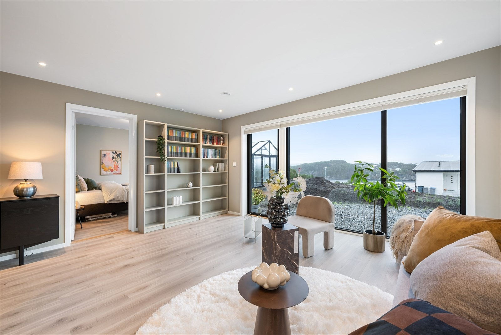 Rommet er på 18,9 m² og har dermed god plass til møblering - helt etter eget behov Galleribilde