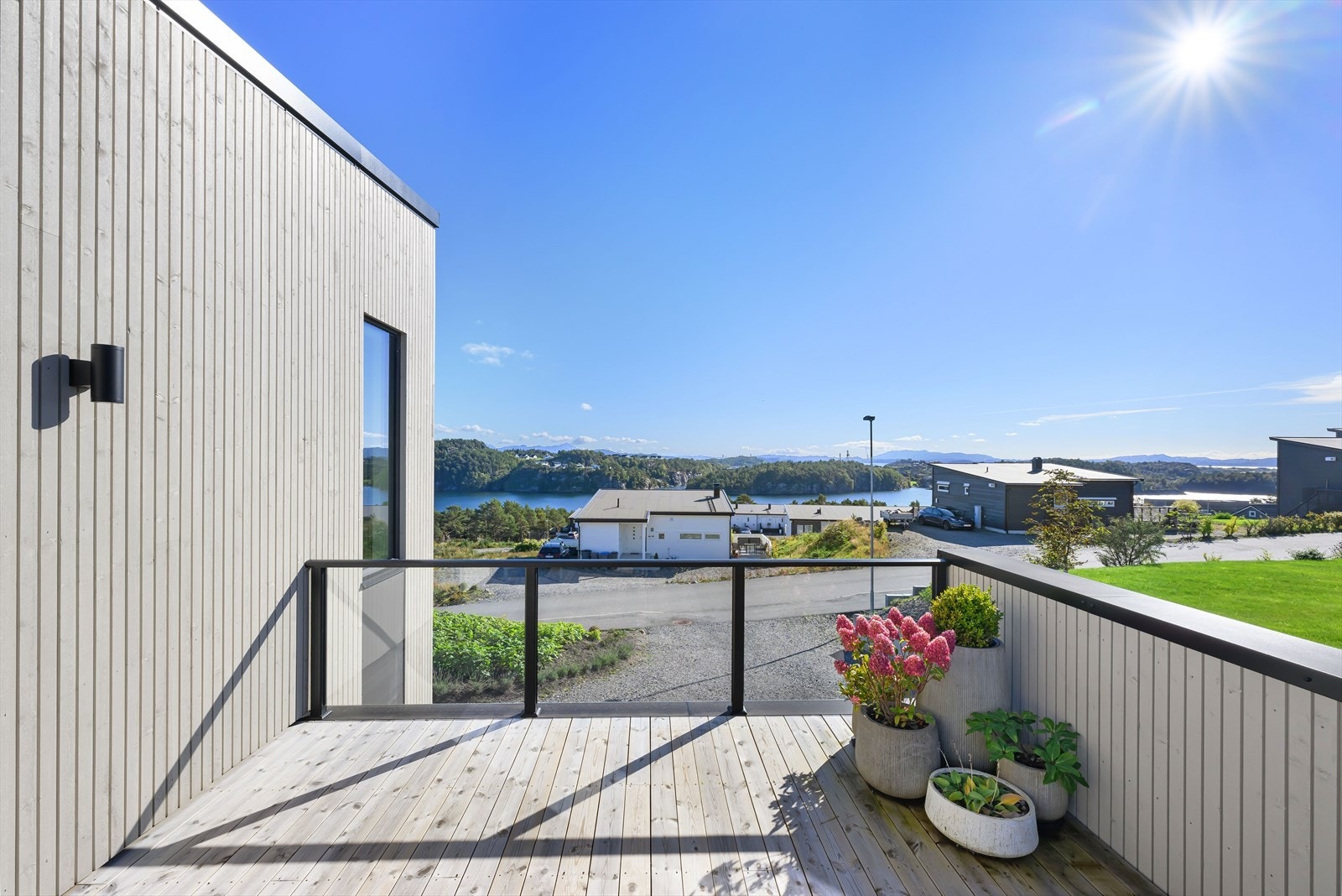 Kort vei til sjøen med bademuligheter Galleribilde