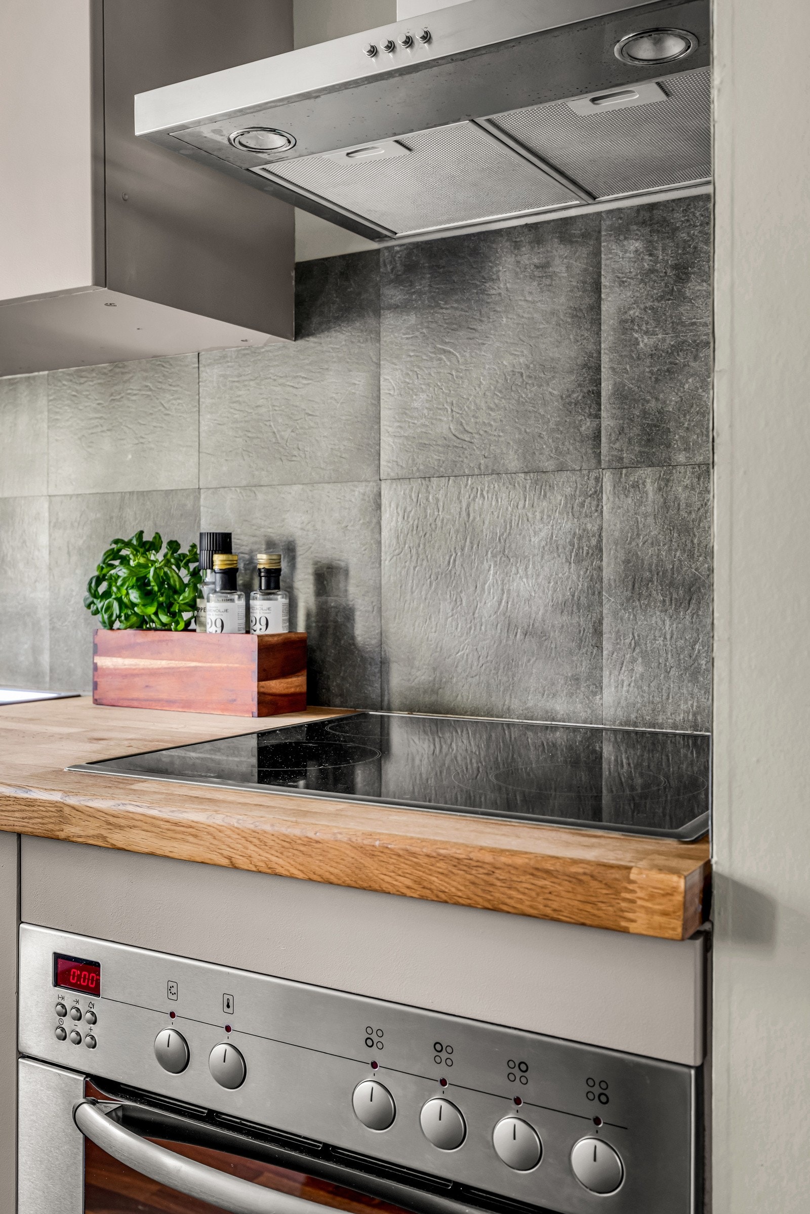 Integrert stekeovn, stekeplate og oppvaskmaskin medfølger Galleribilde