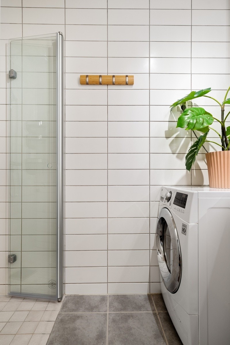 Bad med kombo vask og tørk Galleribilde