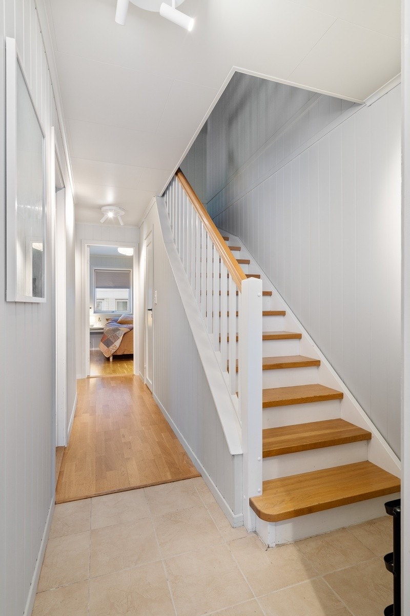 Trappeoppgang fra gang. Galleribilde