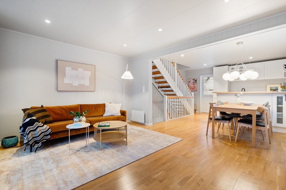 Lys og koselig stue med spotter Galleribilde