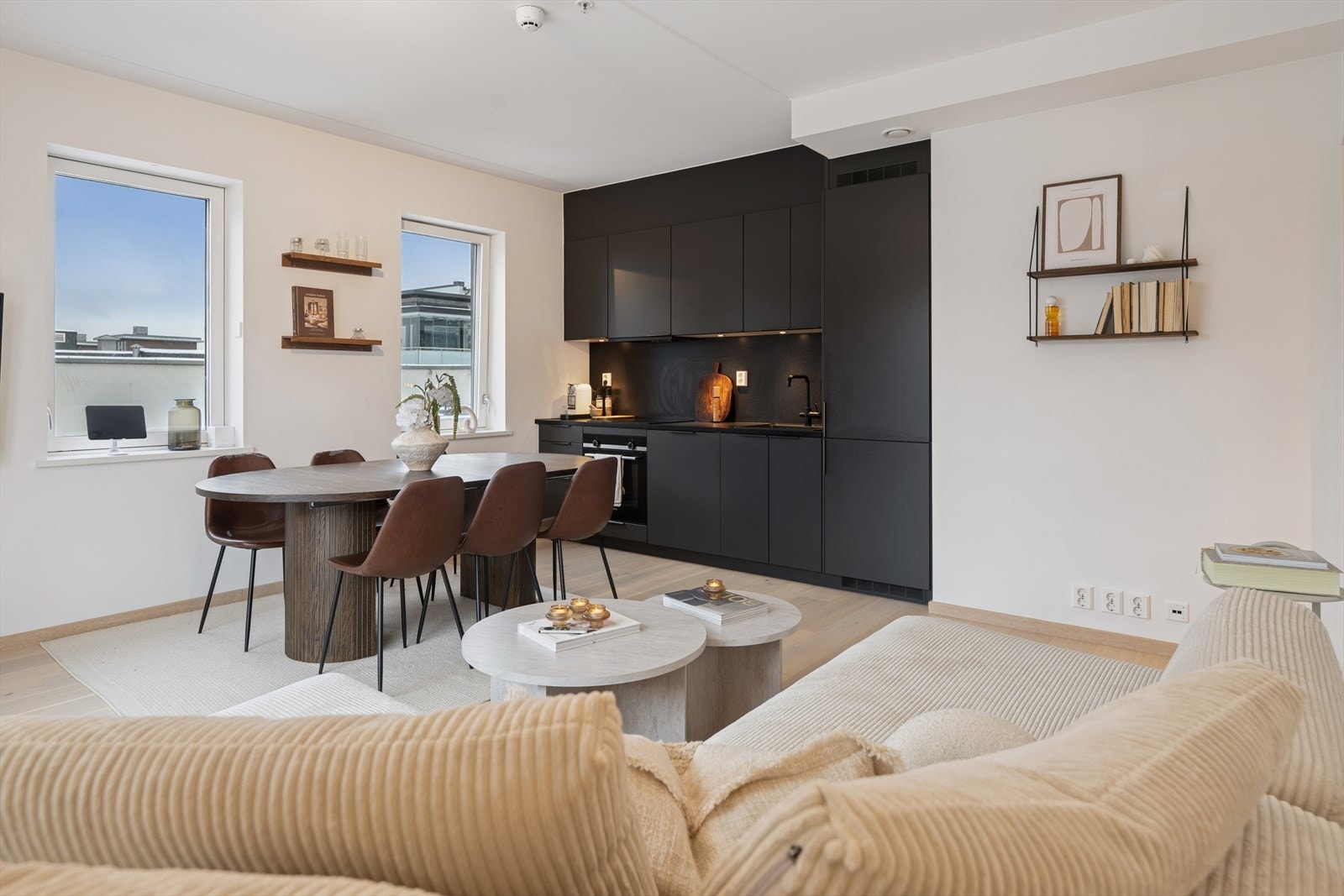 Leiligheten ligger i byggets toppetasje - 5.etasje. Galleribilde