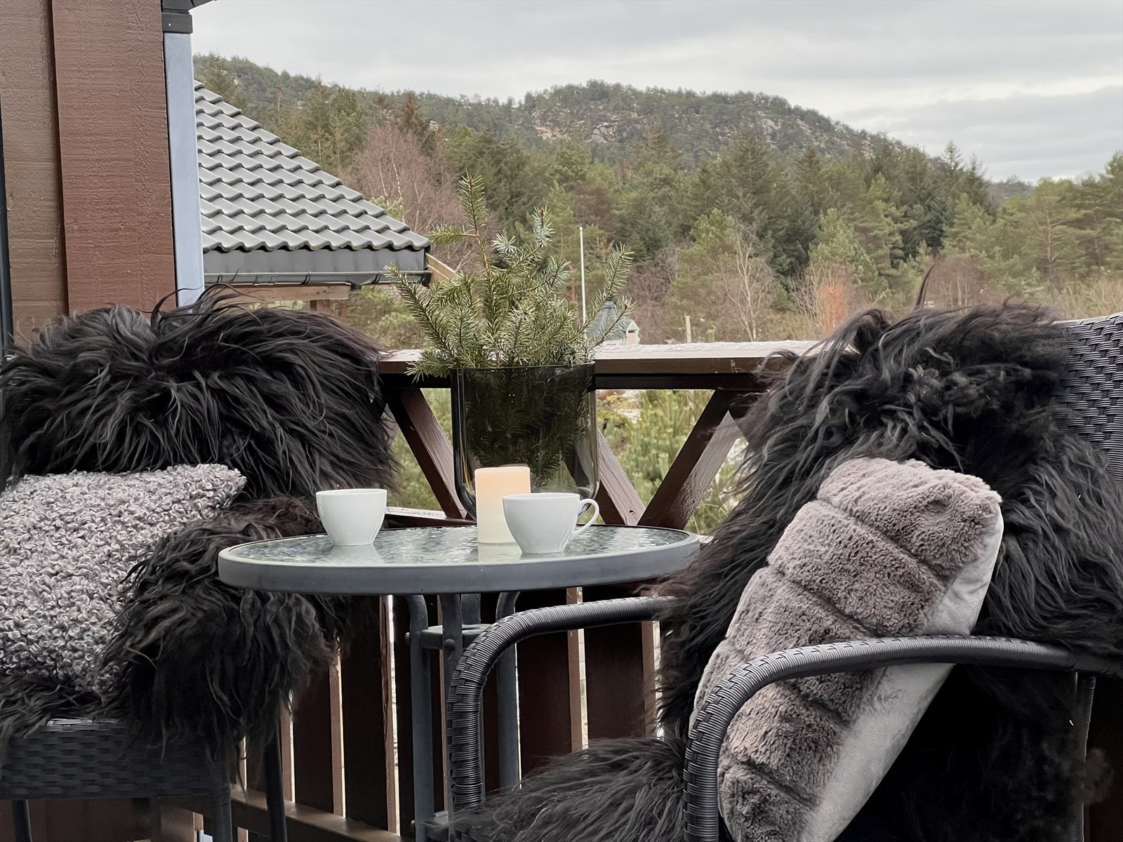 Terrassen er sør-vestvendt og har fantastiske solforhold. Galleribilde