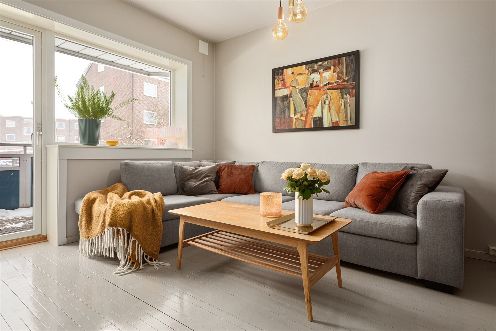 God plass for sofagruppe og tilhørende tv-møblement Galleribilde