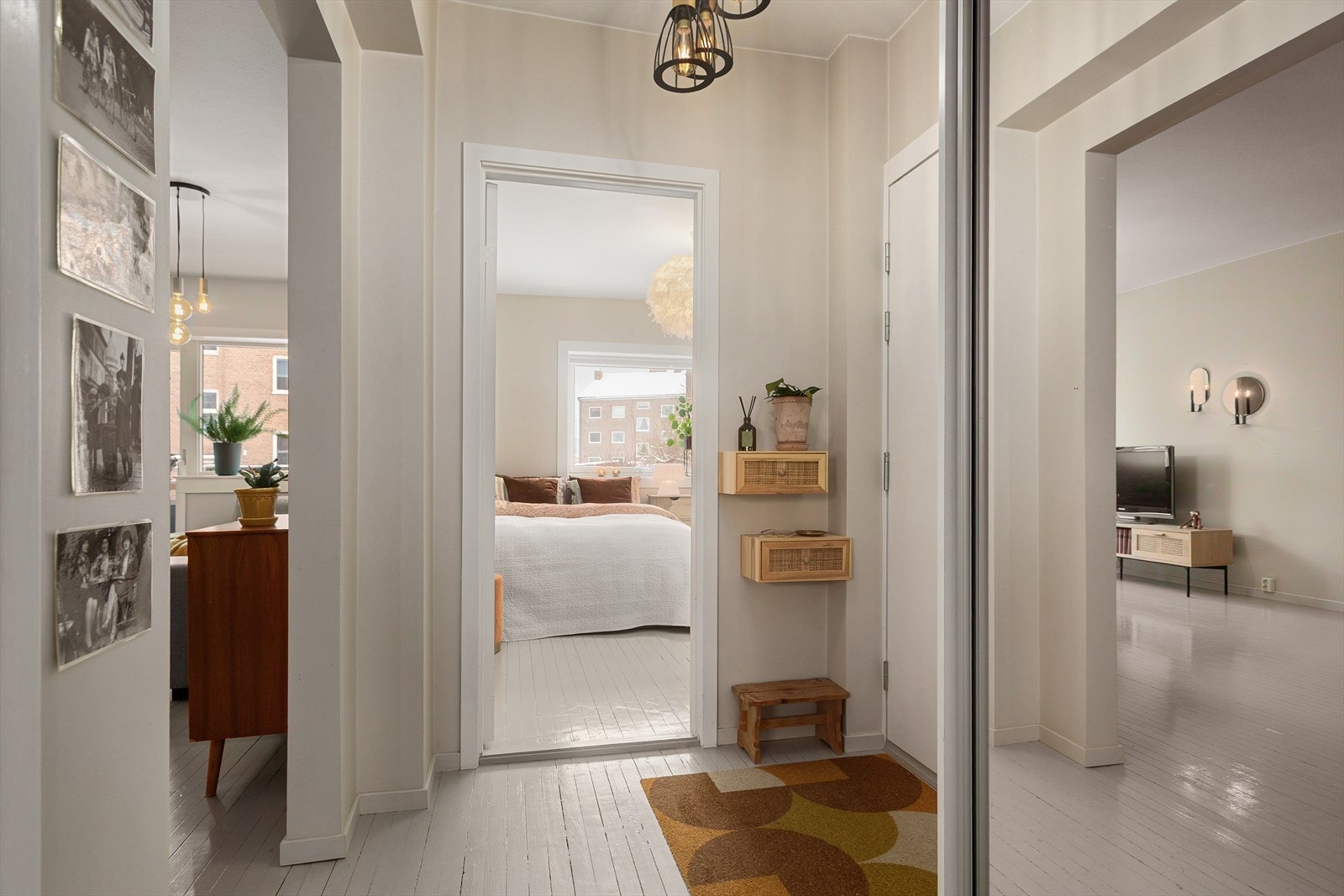 Videre adkomst til stue og soverom Galleribilde