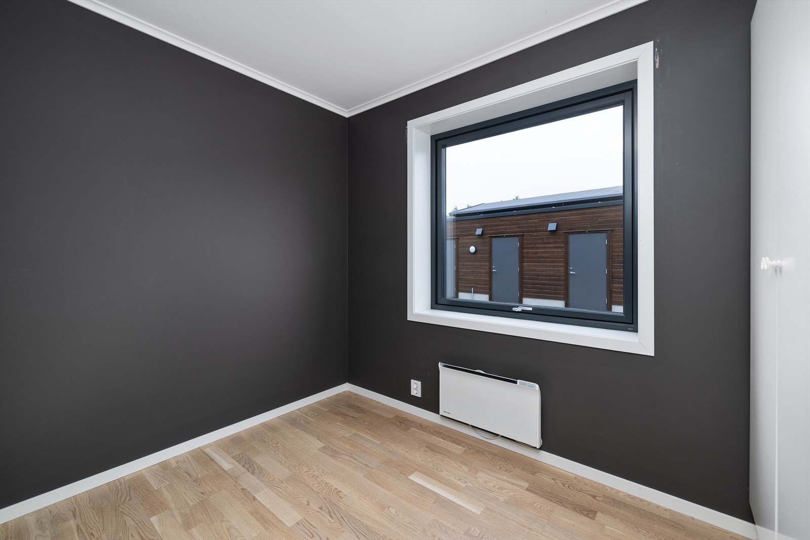 Leilighetens andre soverom er av god størrelse, med eikeparkett på gulvet. Galleribilde