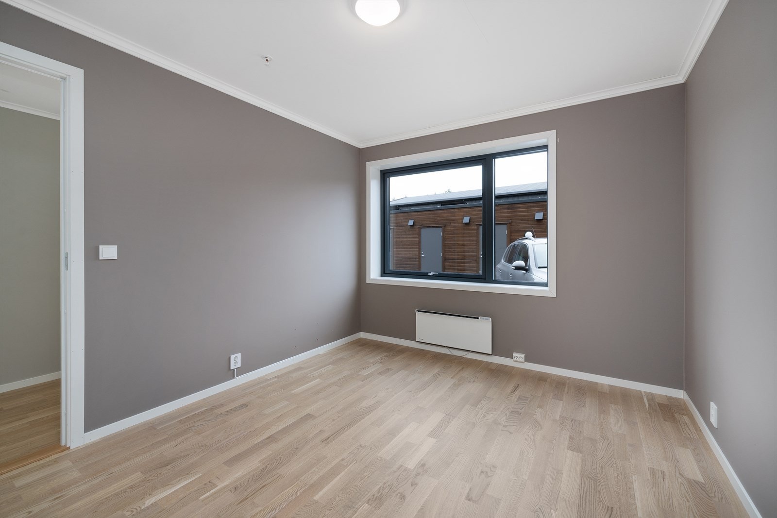 Hovedsoverommet har god plass til dobbeltseng og garderobeløsning. Galleribilde