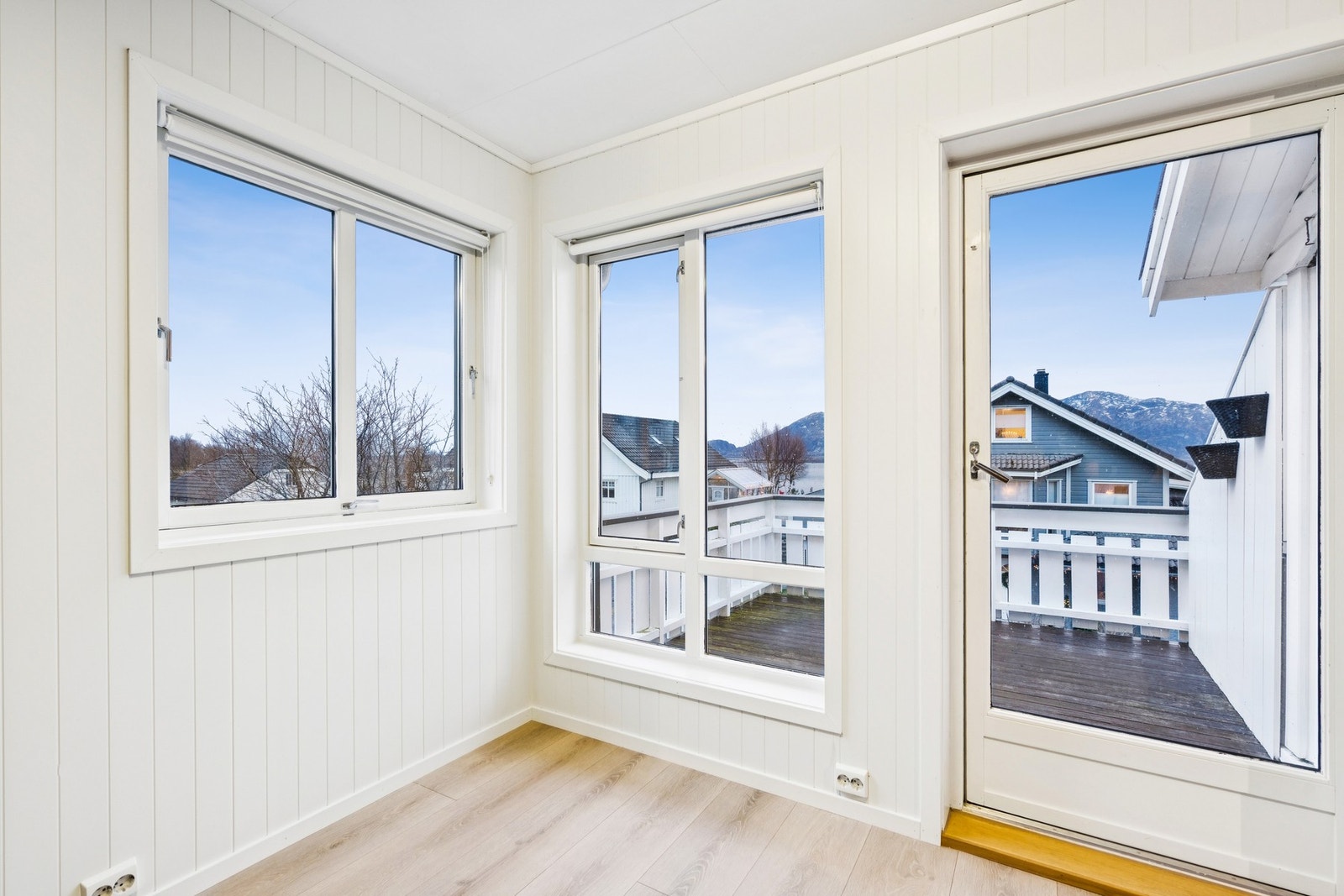 Fra kjøkken har du utgang til privat balkong.. Galleribilde