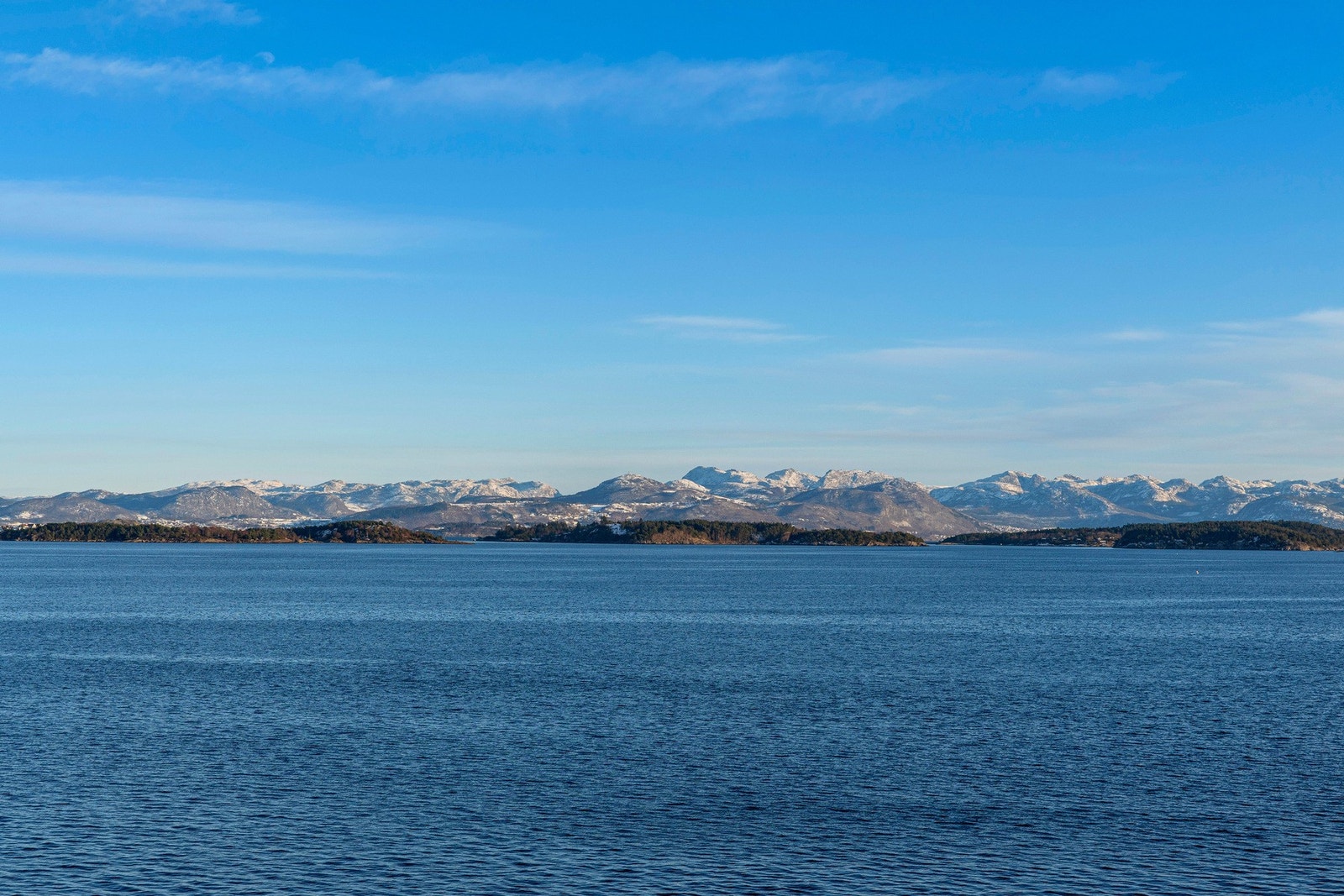 Helt fantastisk utsikt fra stuen og balkongen. Galleribilde
