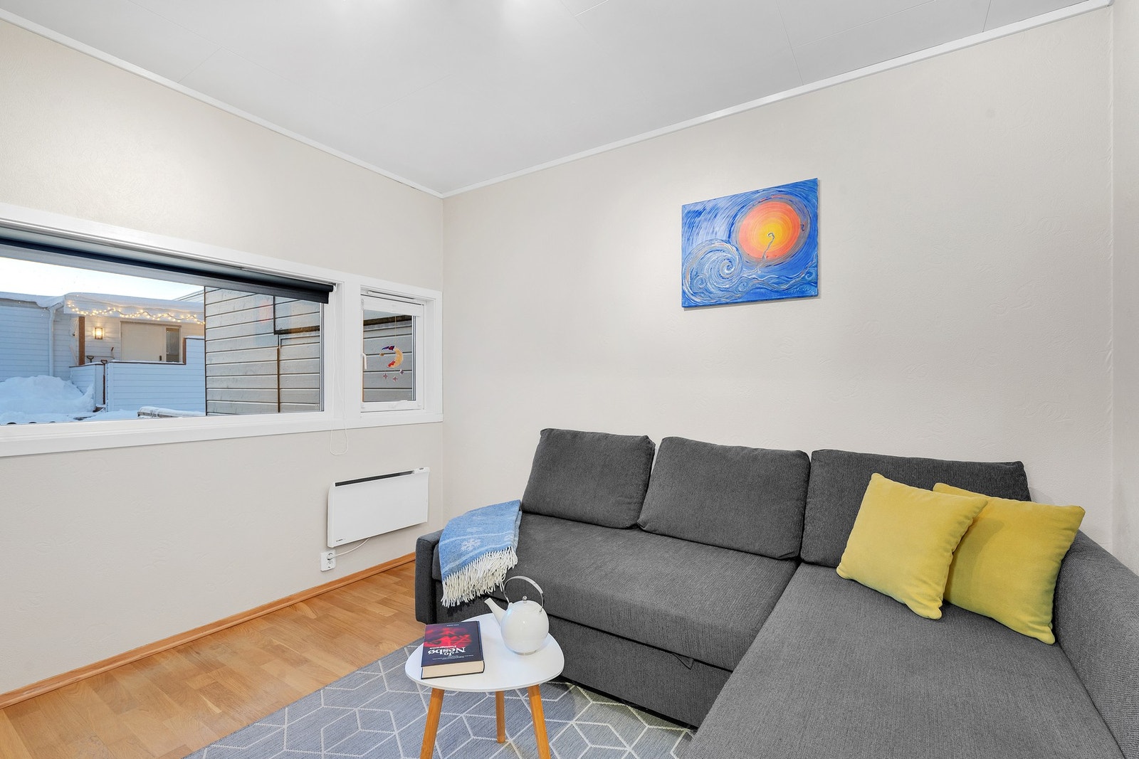 Soverom nr. 2. Her innredet som TV-stue. Galleribilde