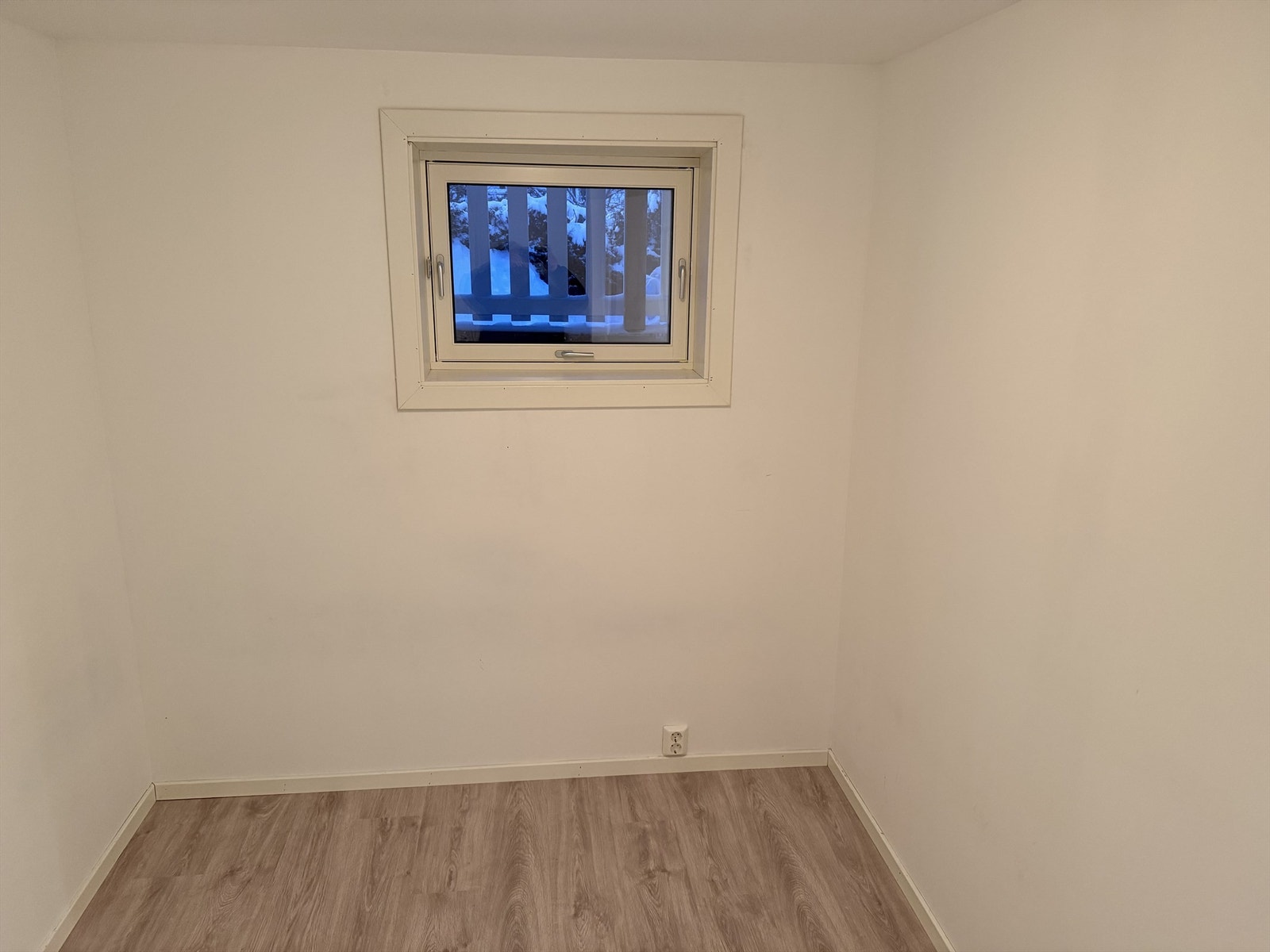 Kontor. Rommet er ikke godkjent til varig opphold. (Selgers egne bilder). Galleribilde