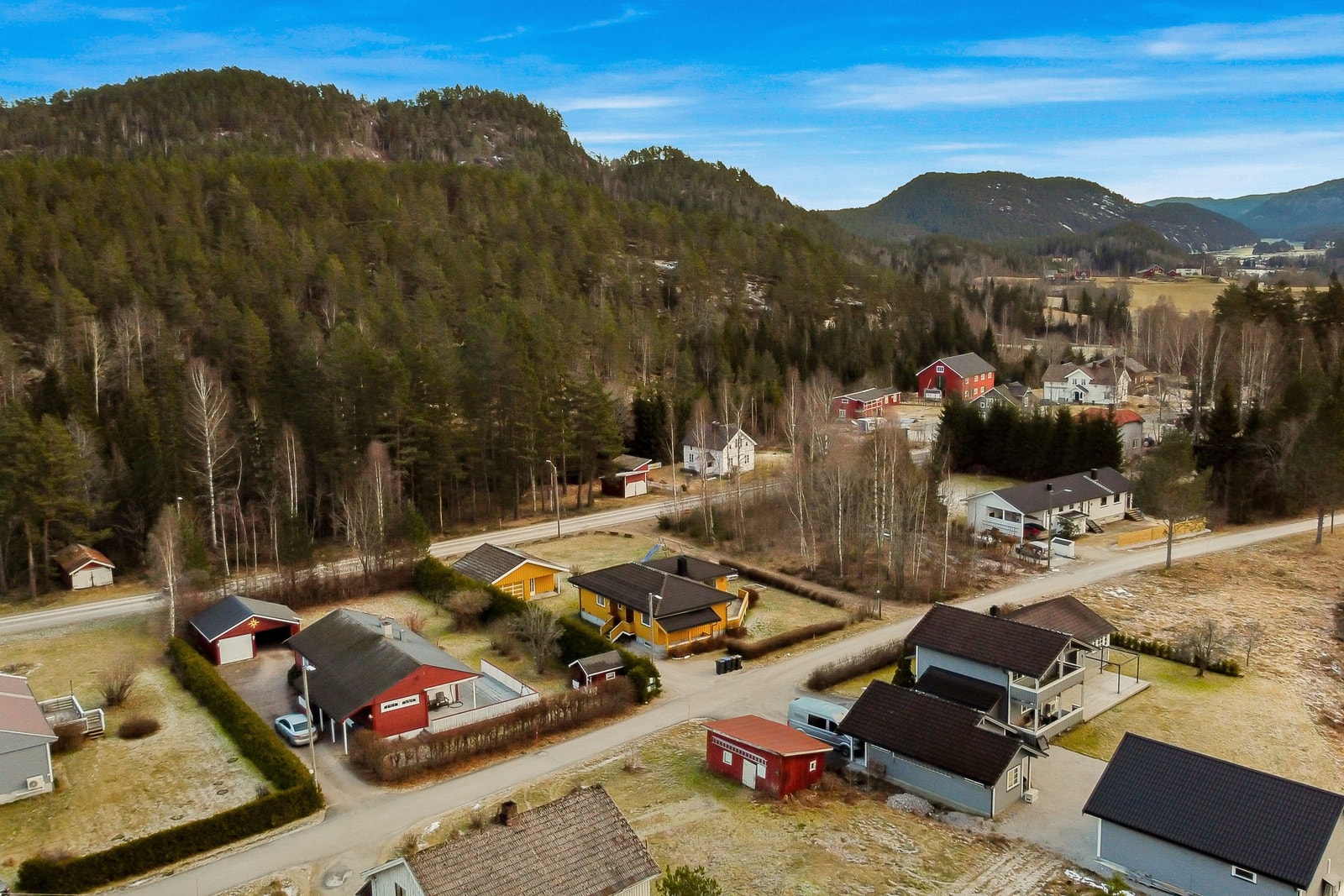 Barnevennlig område med kort vei til flere fasiliteter. Galleribilde