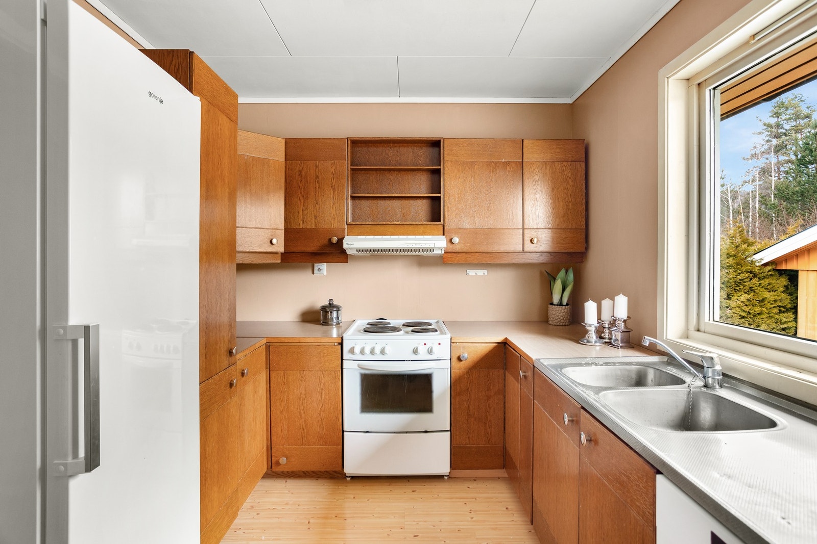 Boligen er innflytningsklar og kan romme en stor familie. Galleribilde