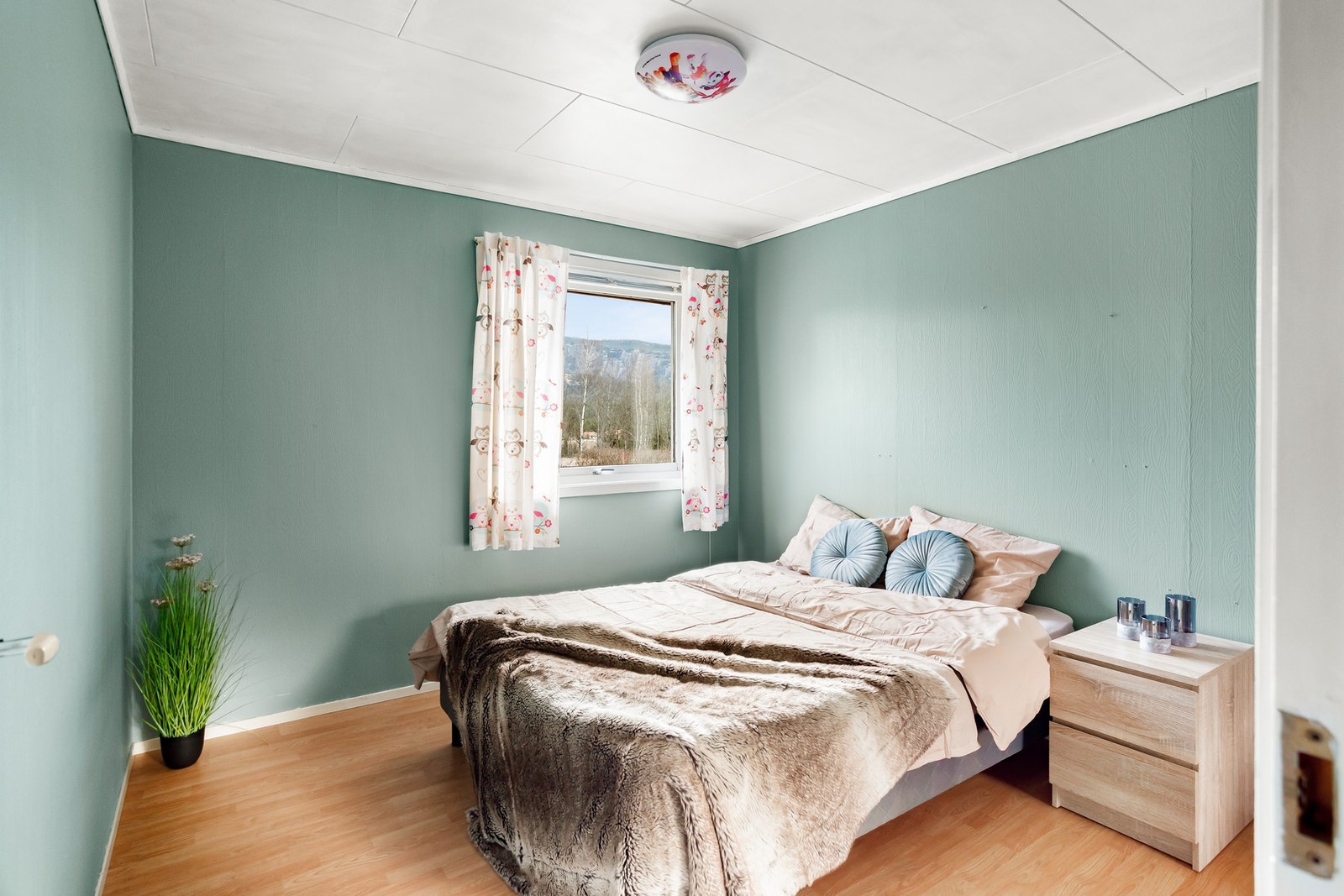 Soverom - God plass til dobbeltseng og annet ønskelig møblement. Galleribilde