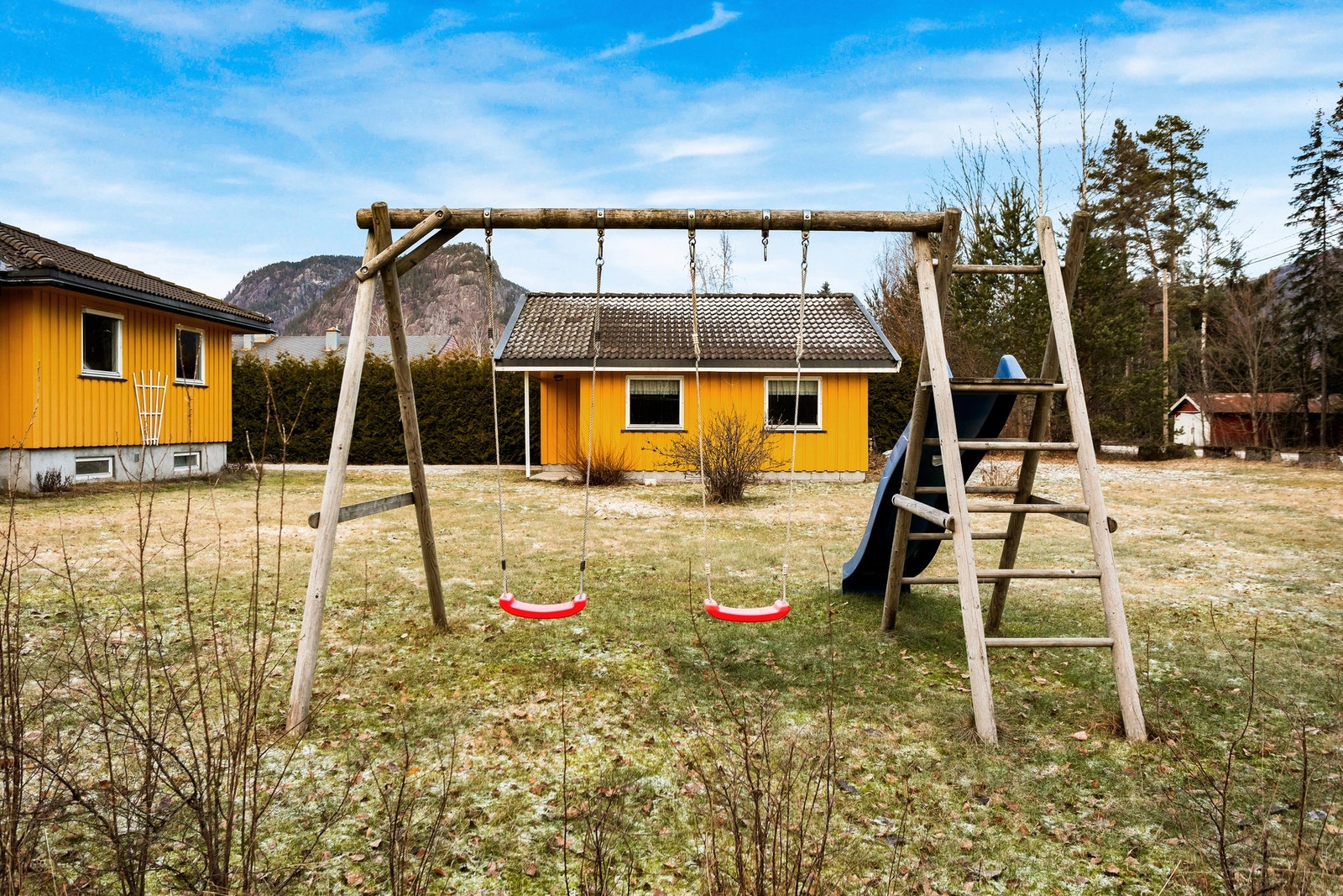 Romslig plen. Galleribilde