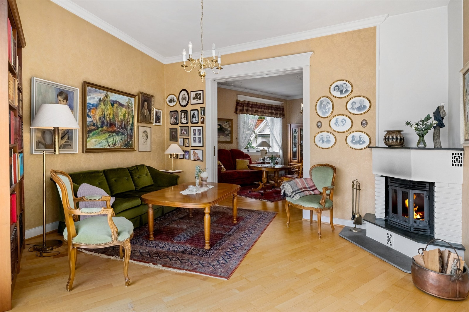 Peisestua har utgang til deilig veranda. Galleribilde