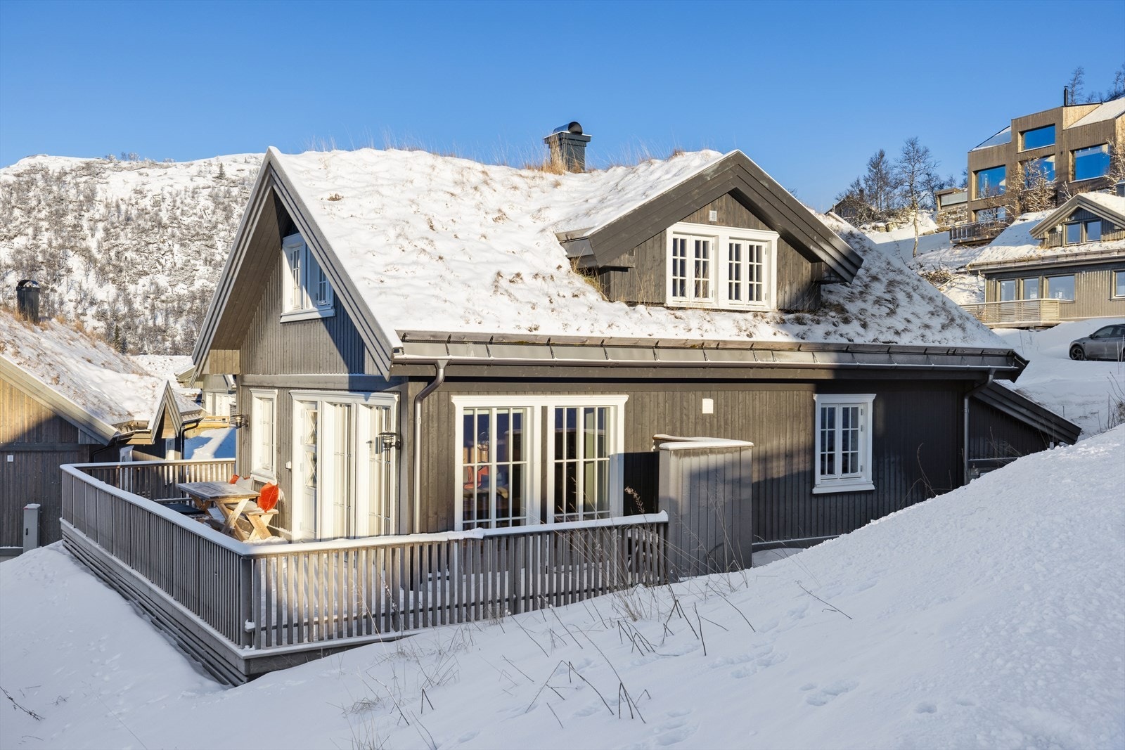 Denne hytta skiller seg ut i området med kvalitet og gjennomtenkte innhold. En ekte perle i fjellet. Galleribilde