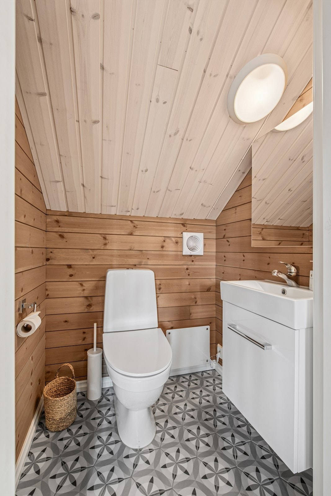 Et praktisk toalett finner du også i denne etasjen. Galleribilde