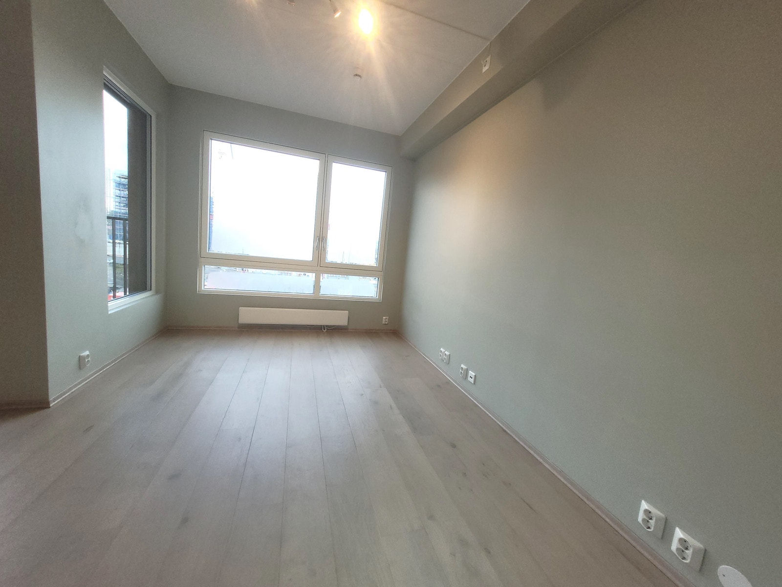 Stue med åpen kjøkkenløsning. Galleribilde