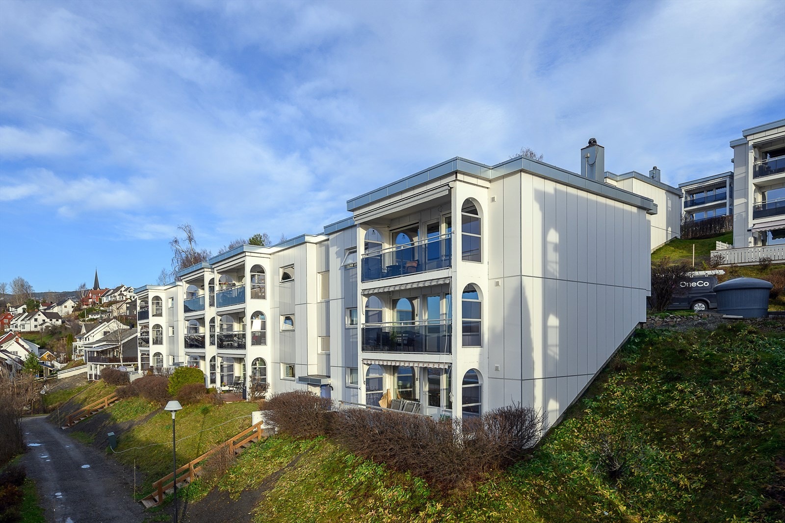 En tiltalende og oppgradert 2-roms leilighet med flotte sol- og utsiktsforhold. Galleribilde