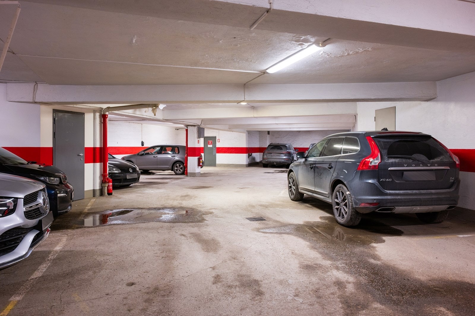 Muligheter for leie av garasjeplass via borettslaget ved ledighet. Galleribilde