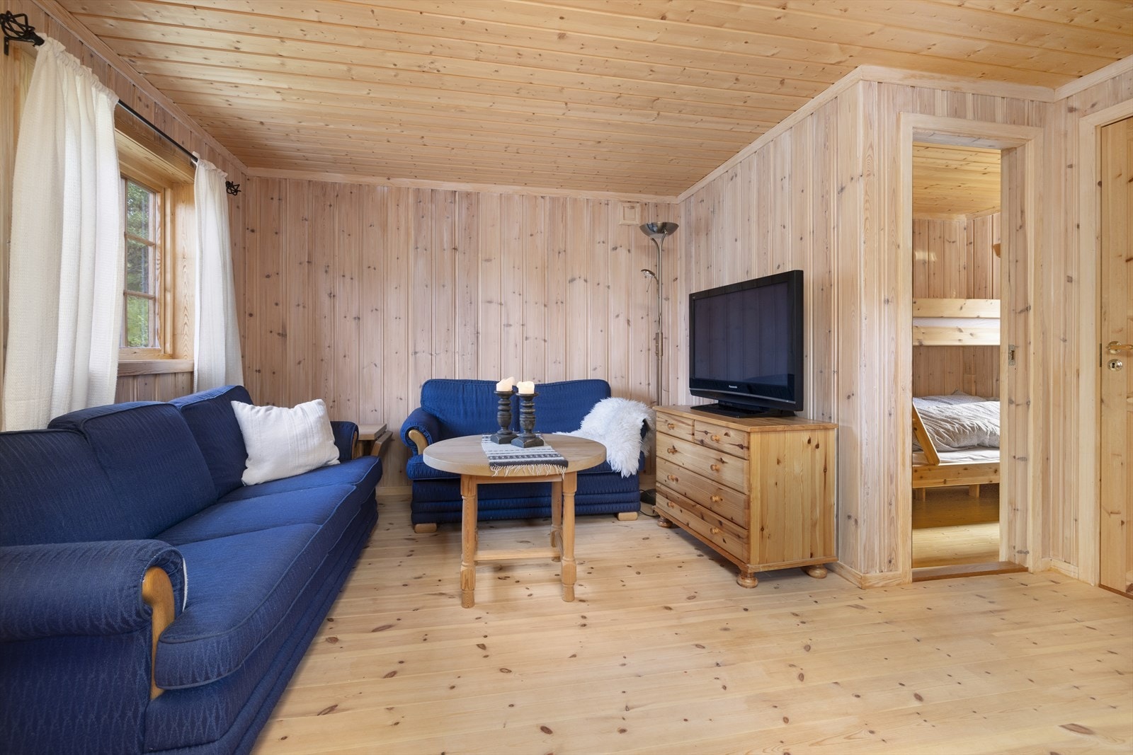 Stue i frittstående bygg. Galleribilde