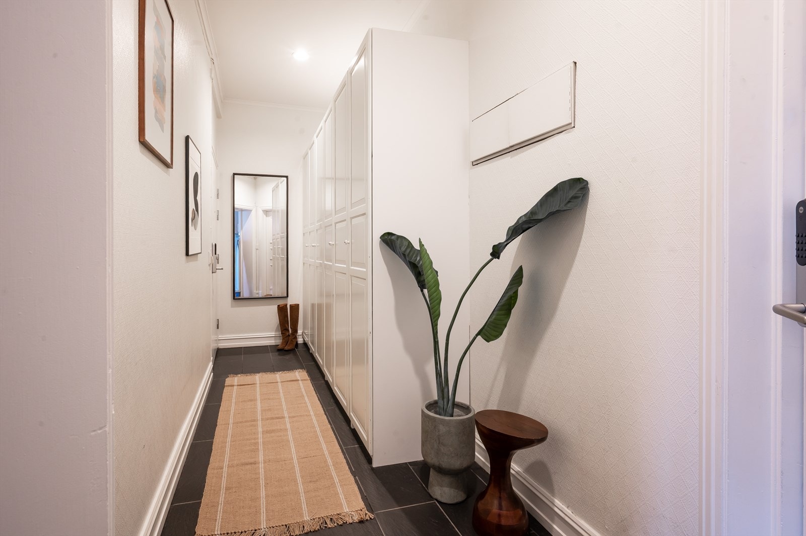 Gangen deles med nabo. Galleribilde