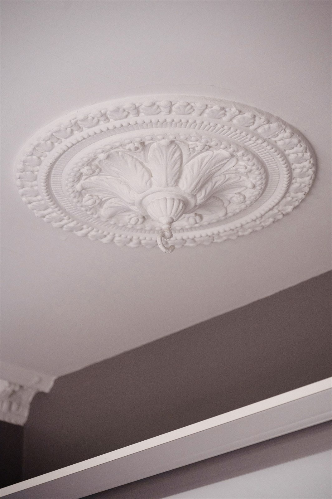 Rosett i himling på soverommet Galleribilde