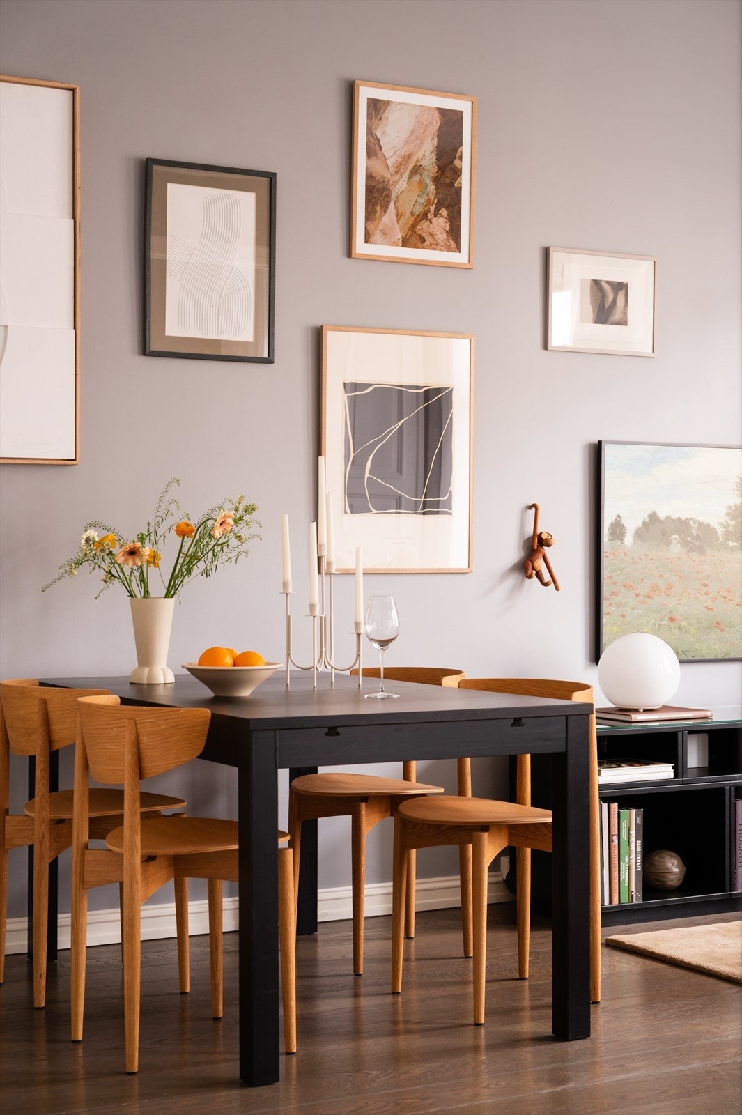 God plass til et større spisebord for hyggelig sammenkomster. Galleribilde